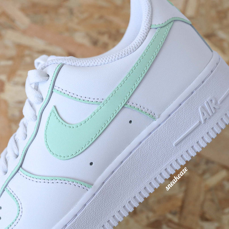 baskets nike air force 1 customs AF1 color swoosh menthe pastel mint sneakeaze custom