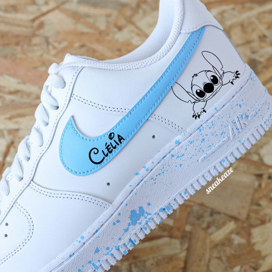 Baskets nike air force 1 custom peint à la main disney lilo et stitch splash bleu  sneakeaze custom skz