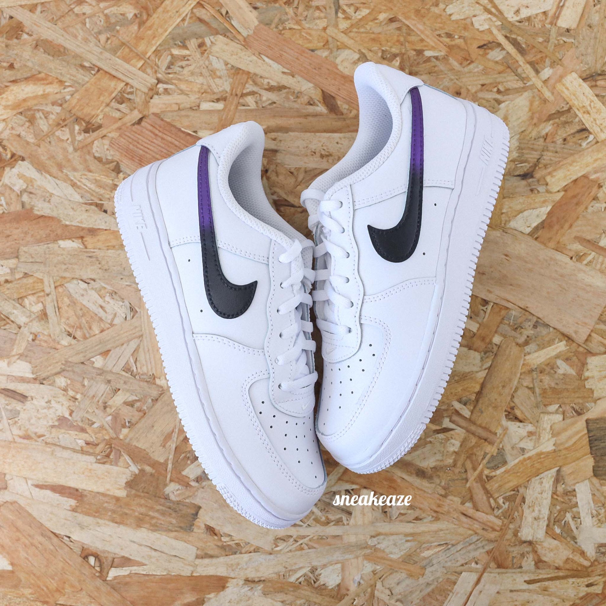 baskets nike air force 1 custom enfant - swoosh dégradé pastel sneakeaze skz customs