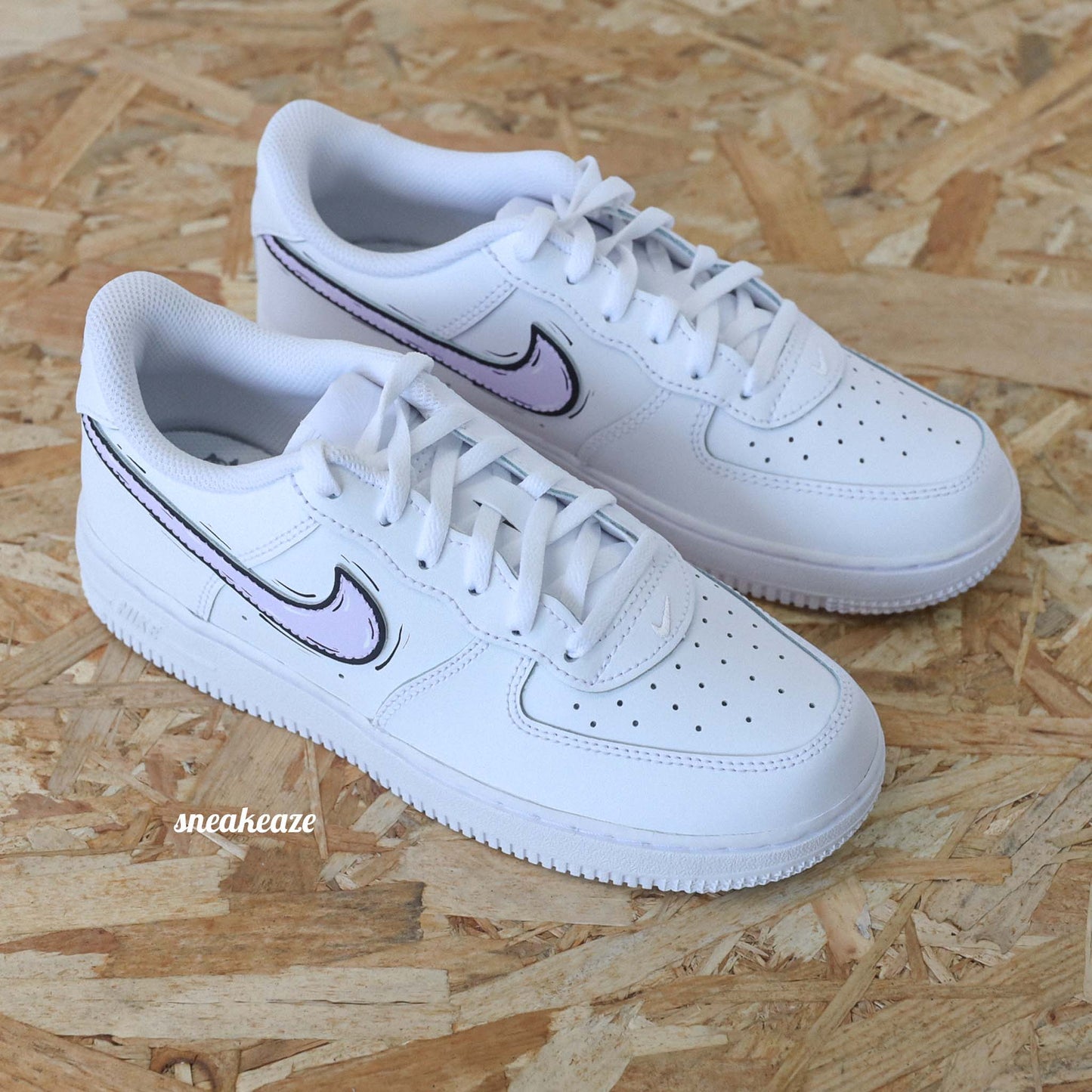 baskets nike air force 1 custom AF1 swoosh cartoon sketch lila skz sneakeaze customs