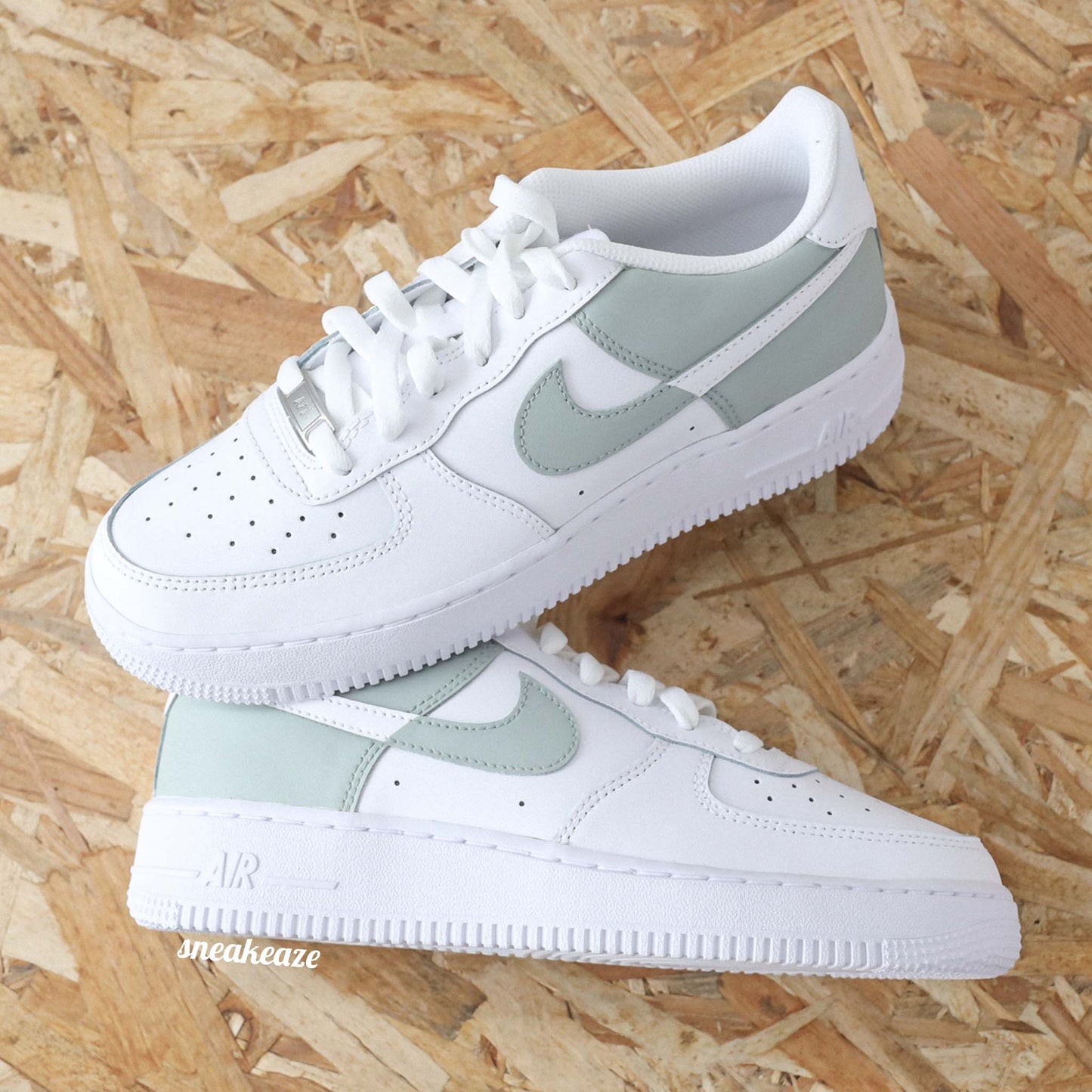 Nike Air Force 1 custom vert de gris reverse - Sneakeaze Customs SKZ