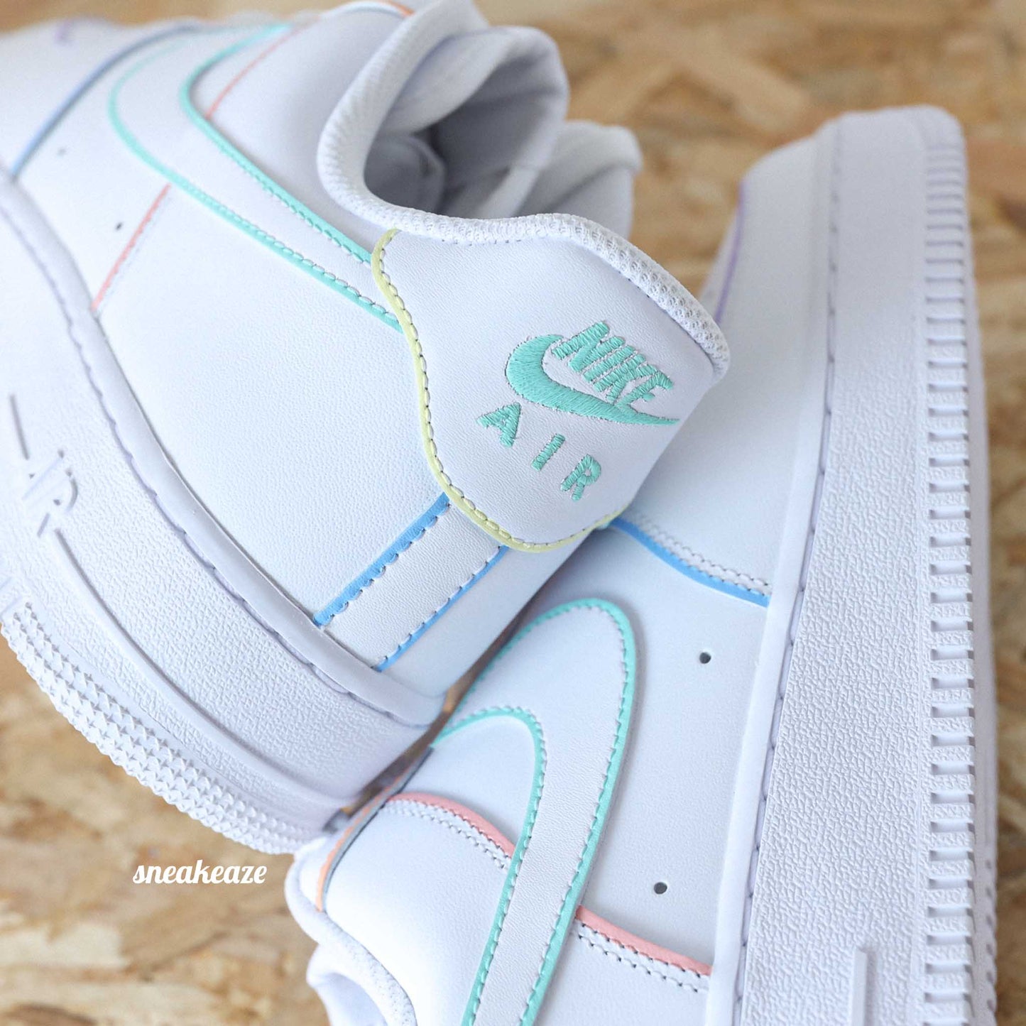 baskets nike air force 1 custom outline couleur pastel - sneakeaze custom skz