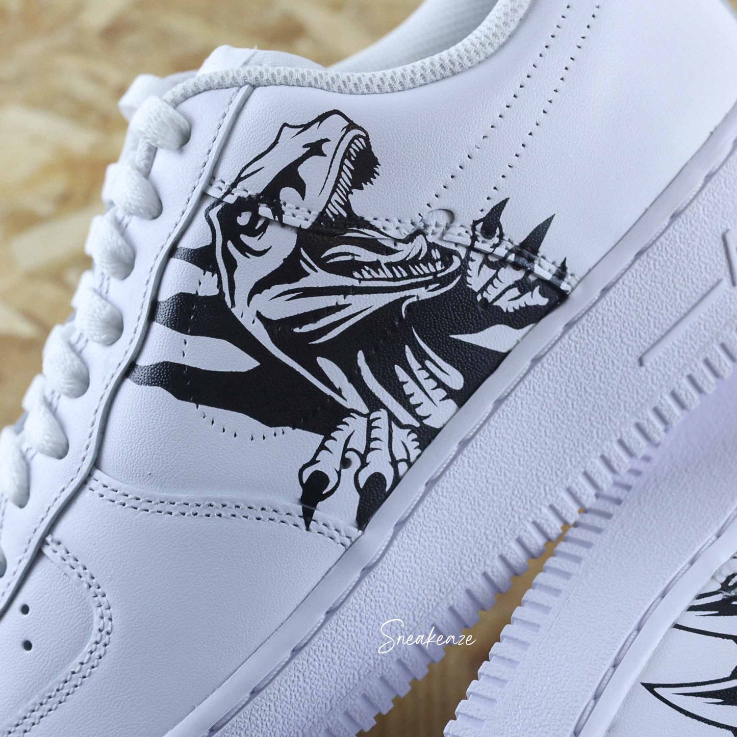 baskets nike air force 1 custom jurassic park - dinosaures velociraptor - sneakeaze customs skz