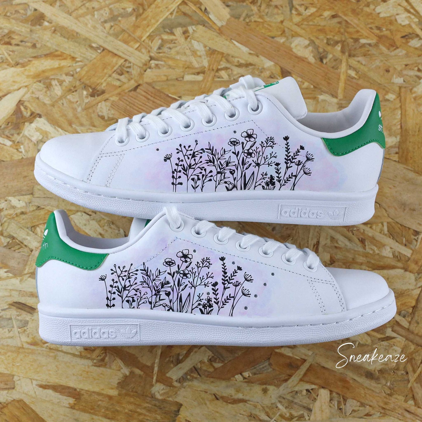 Baskets Stan smith adidas custom - dessins fleurs et effet aquarelle - sneakeaze customs skz