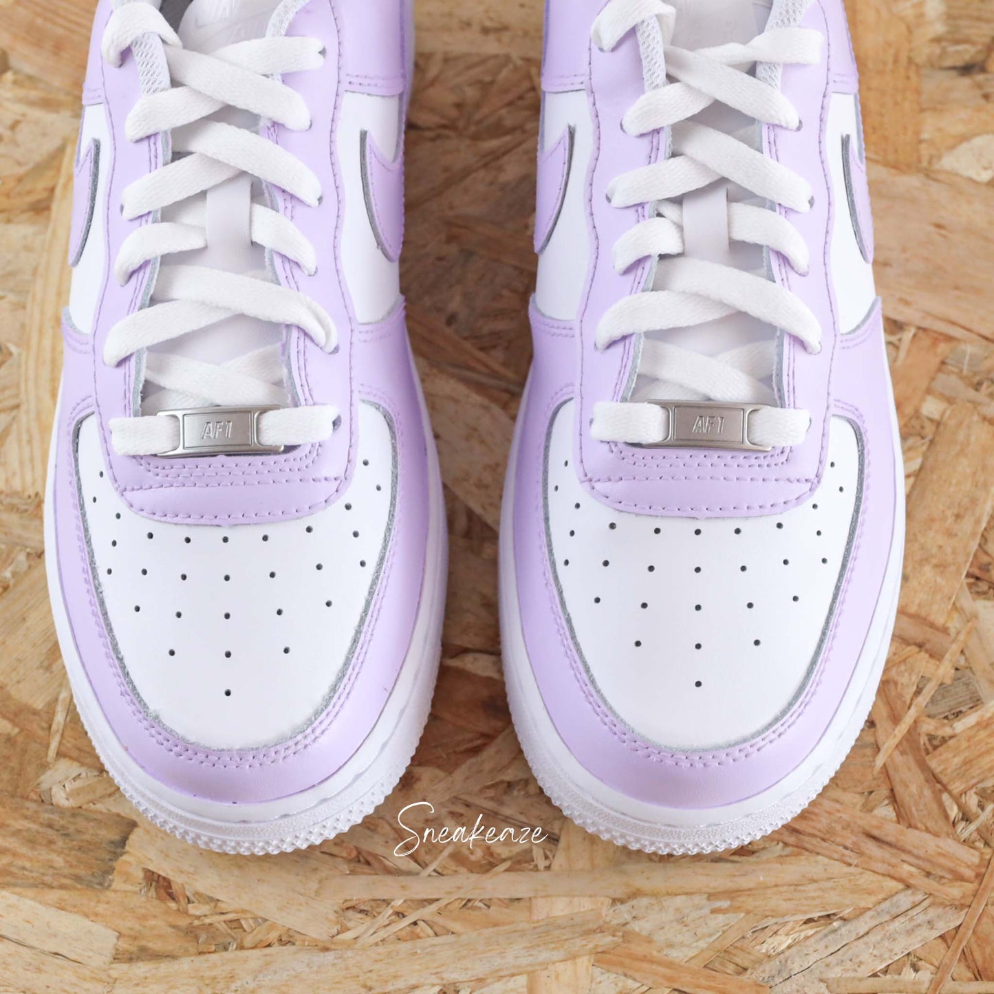 Baskets nike air force 1 custom color tones lila clair sneakeaze custom skz