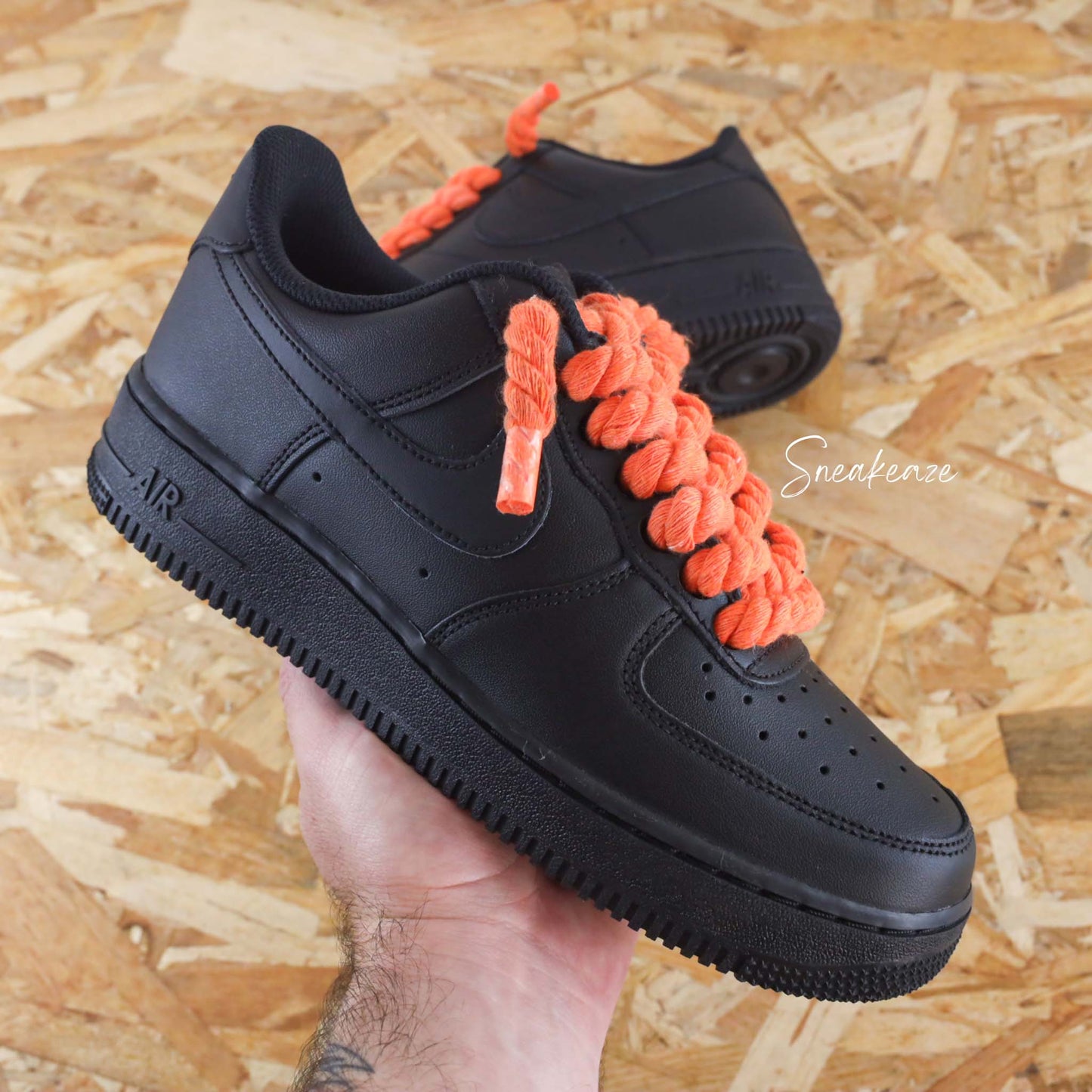 Baskets nike air force 1 black customs - ropes laces orange - dye sneakeaze customs skz