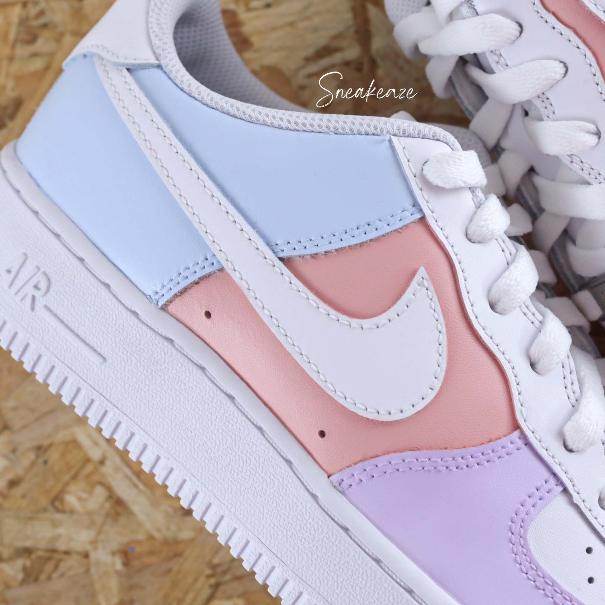 Baskets Nike Air force 1 custom pastel color sneakeaze skz customs