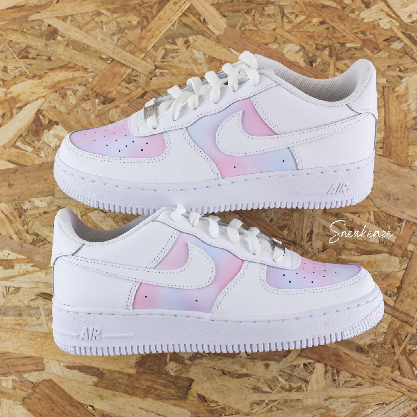 Baskets Air force 1 custom aquarelle brush couleurs pastels baby pink tie-dye sneakeaze customs skz