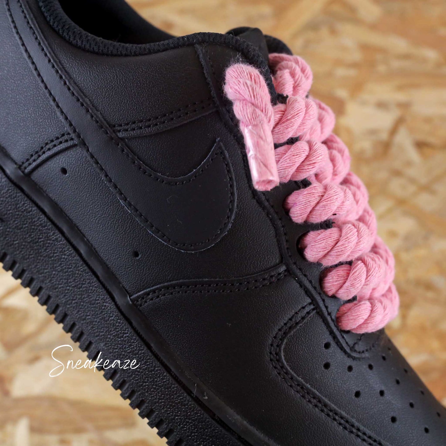 Baskets nike air force 1 black customs - ropes laces rose barbie - dye sneakeaze customs skz