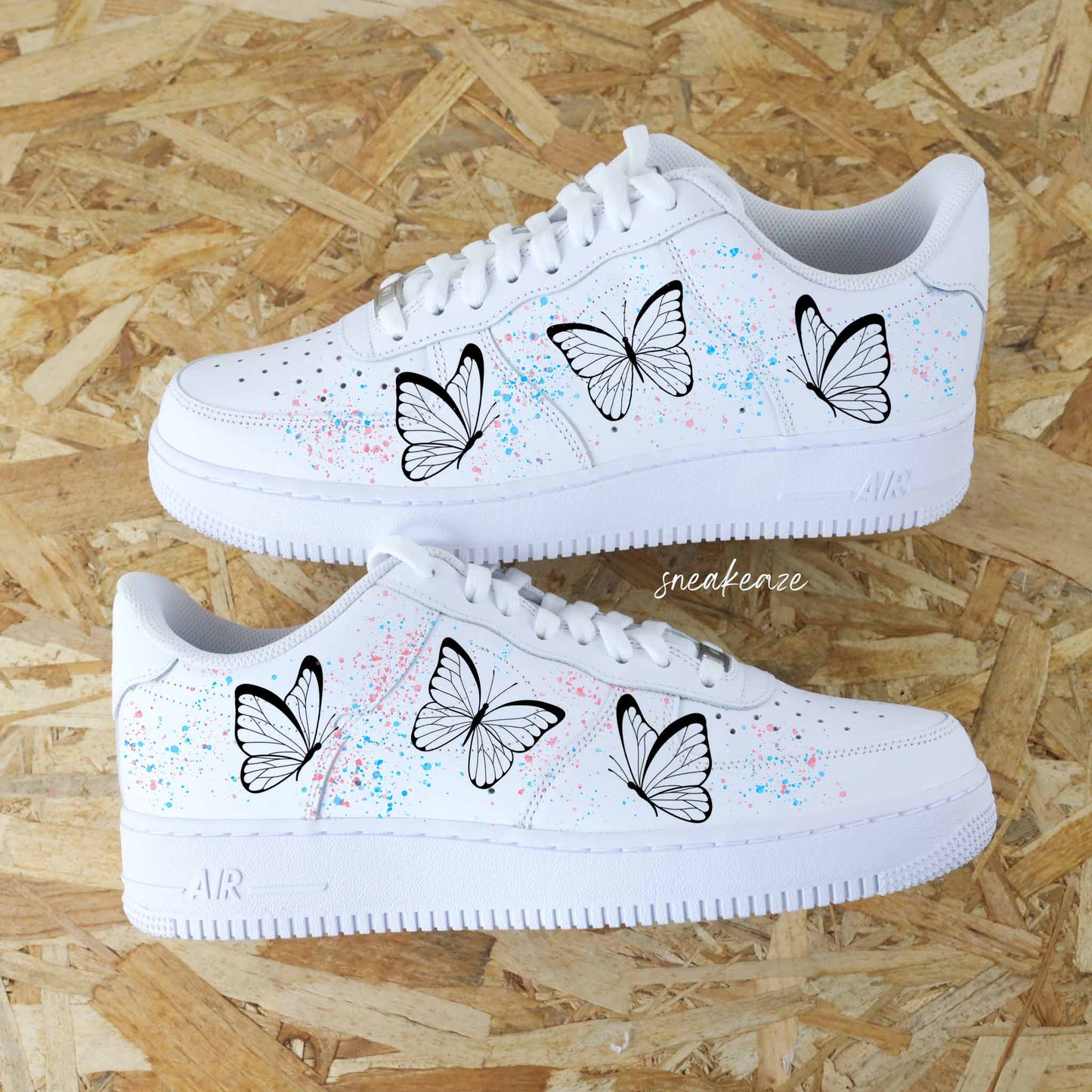 Nike Air Force 1 Custom papillons et plash pastel peint à la main - sneakers personnalisé  pour enfant et femme AF1 unisexe dessin kawaii