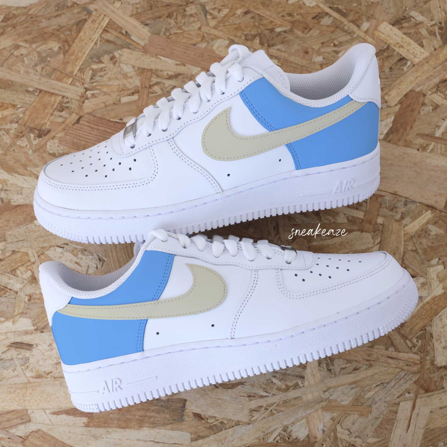 baskets nike air force 1 custom - sneakers personnalisées couleur pastel beige et bleu océan sneakeaze skz custom