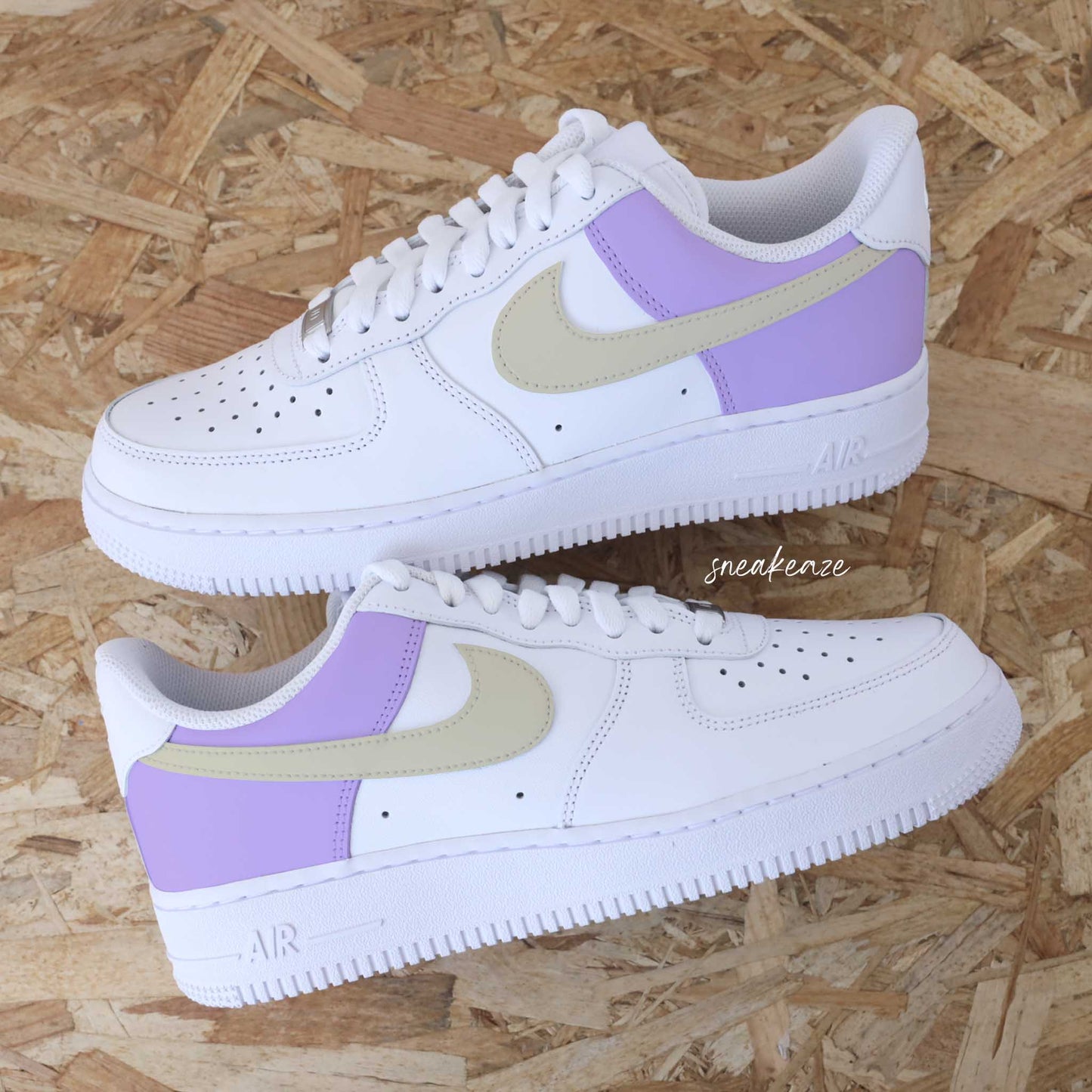 baskets nike air force 1 custom - sneakers personnalisées couleur pastel beige et lila sneakeaze skz custom