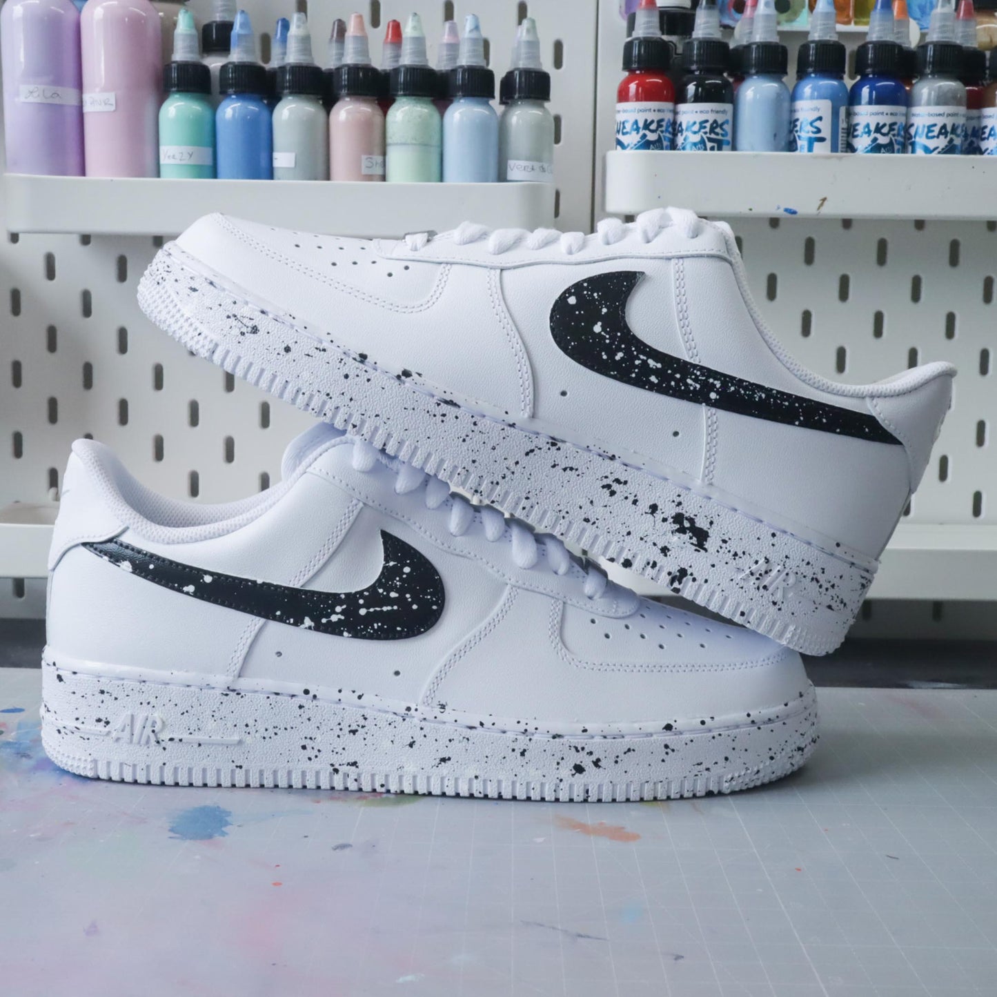 Air Force 1 custom - Splash noir et blanc oreo - SNEAKEAZE CUSTOMS sneakers af1
