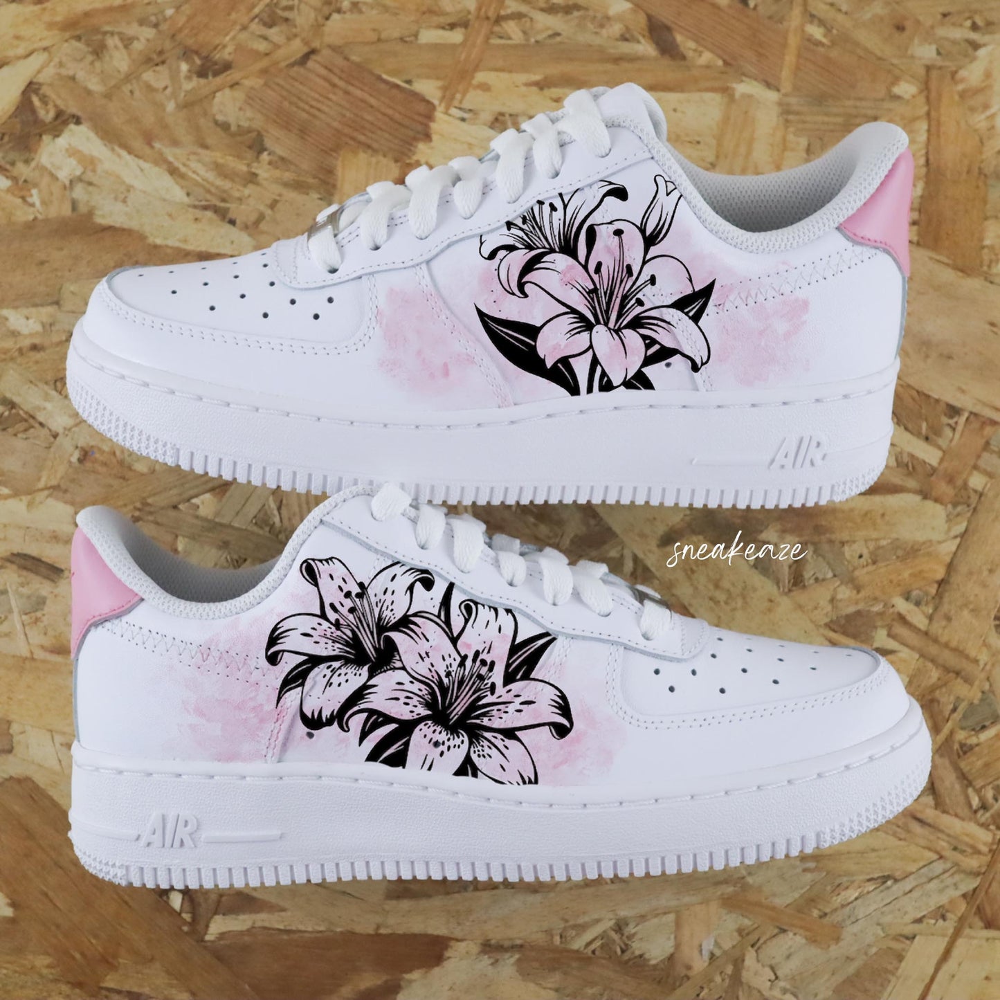 Baskets nike air force 1 custom fleur de lys rose peinture aquarelle baby pink - sneakeaze customs skz
