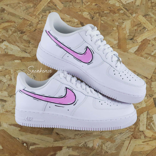 baskets nike air force 1 custom AF1 swoosh cartoon sketch rose clair sneakers personnalisé baskets custom