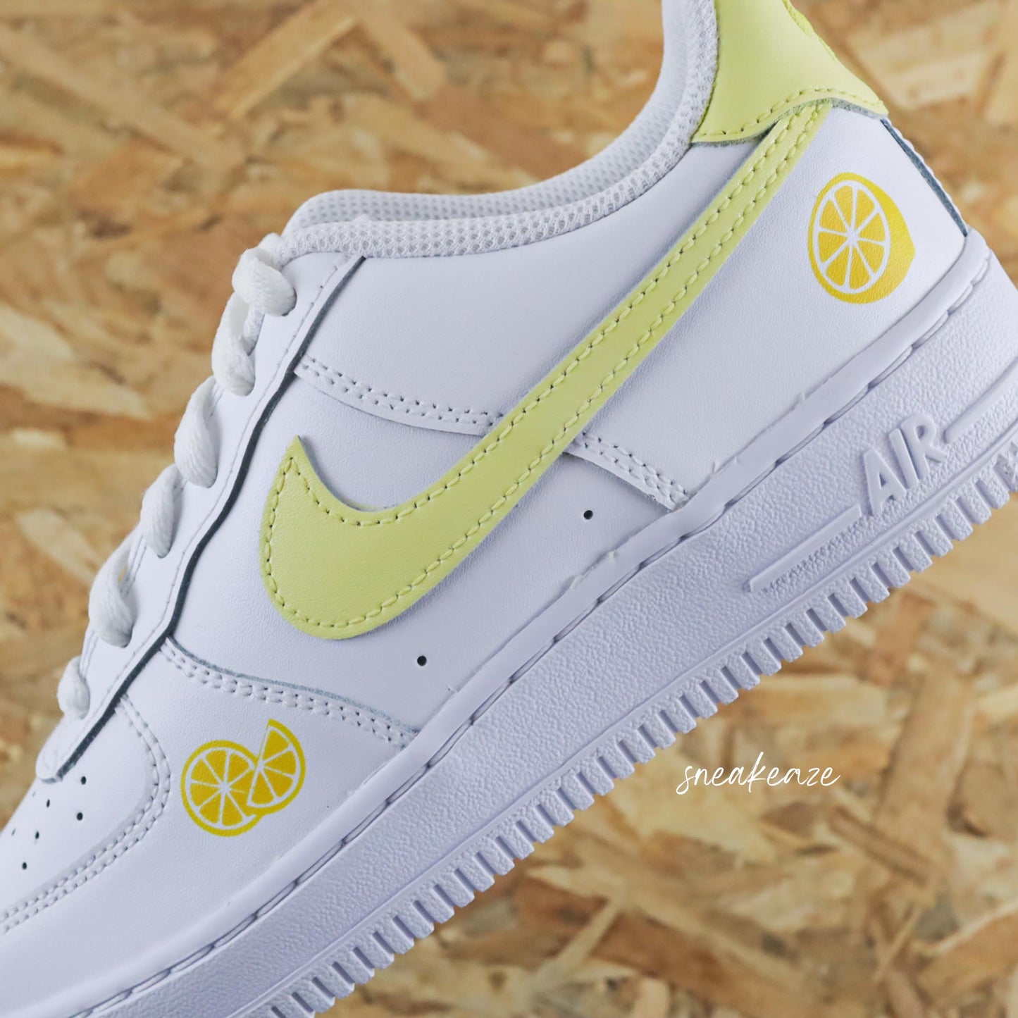 baskets personnalisées nike Air Force 1 Custom citron dolce vita unisexe