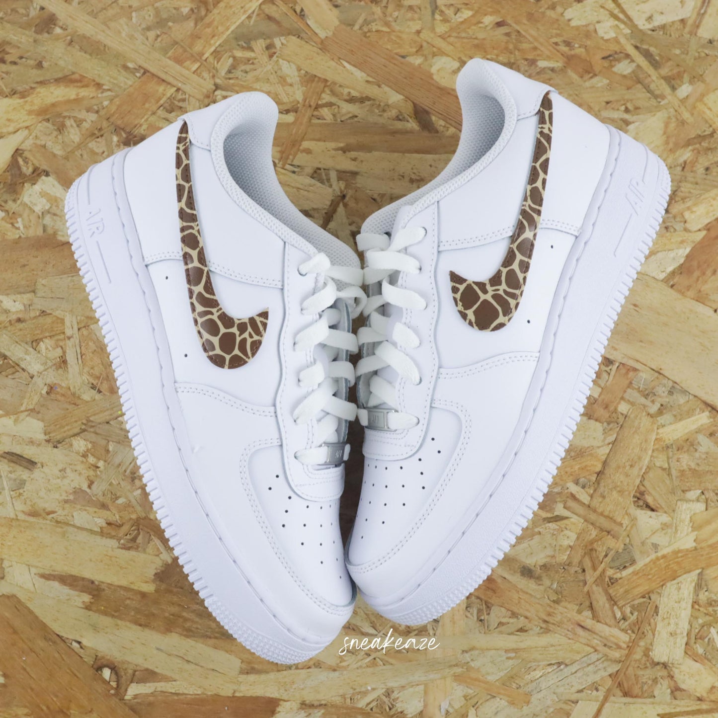 nike air force 1 custom girafe - baskets custom pour femme - sneakers AF1 personnalisées