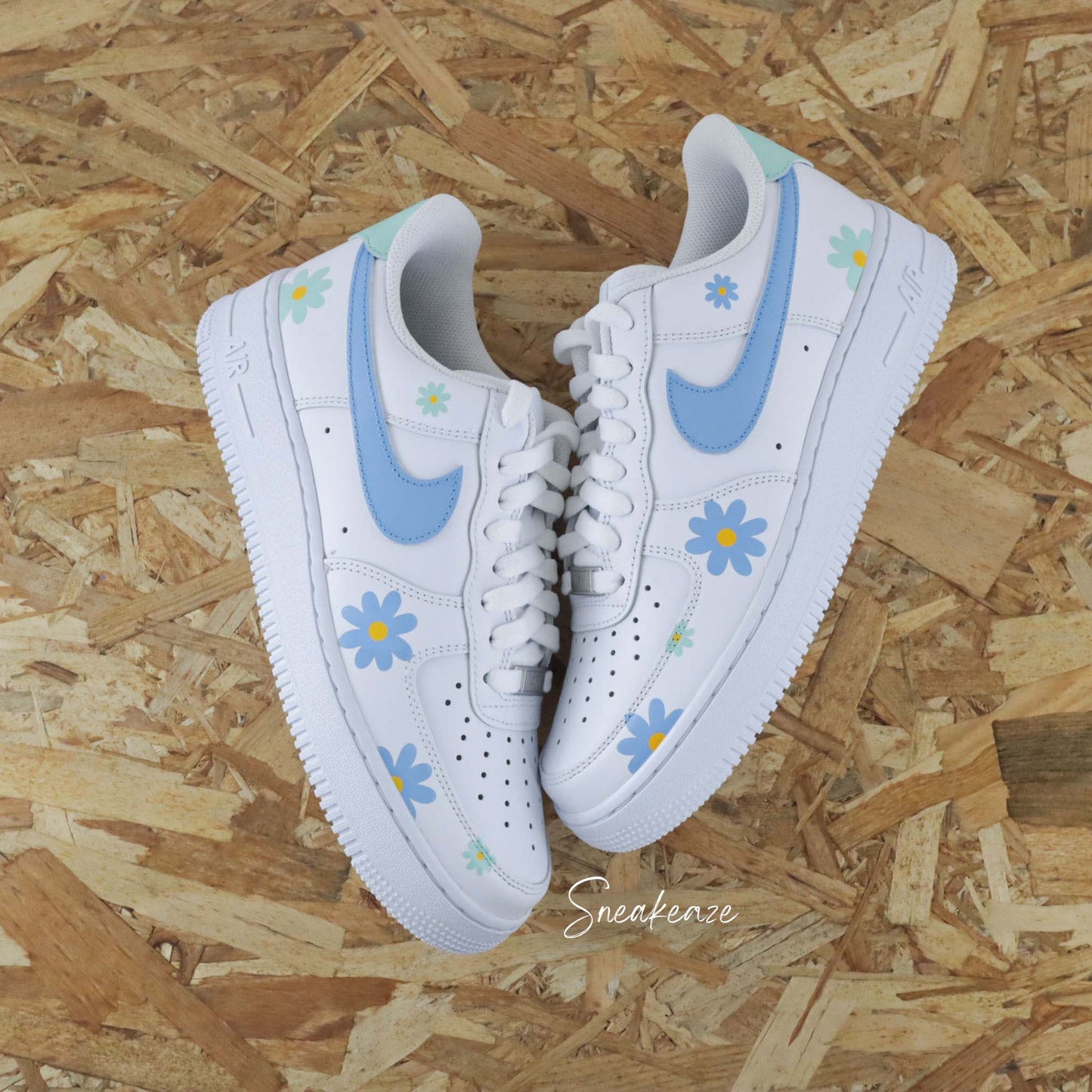 baskets nike air force 1 custom fleur pastel - chaussures personnalisées couleur bleu pastel et vert pastel - dessins fleurs peints à la main sneakeaze customs skz