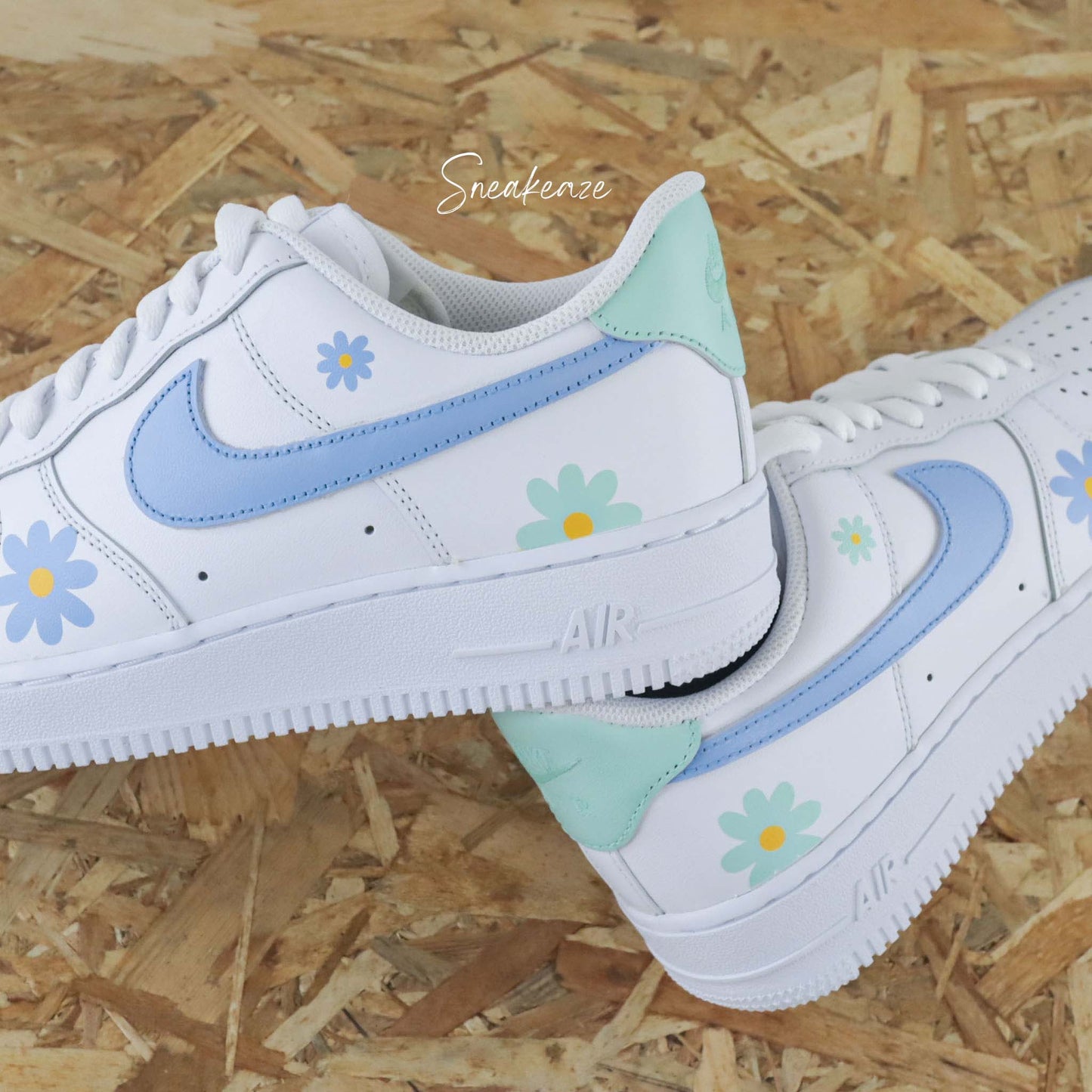 baskets nike air force 1 custom fleur pastel - chaussures personnalisées couleur bleu pastel et vert pastel - dessins fleurs peints à la main sneakeaze customs skz