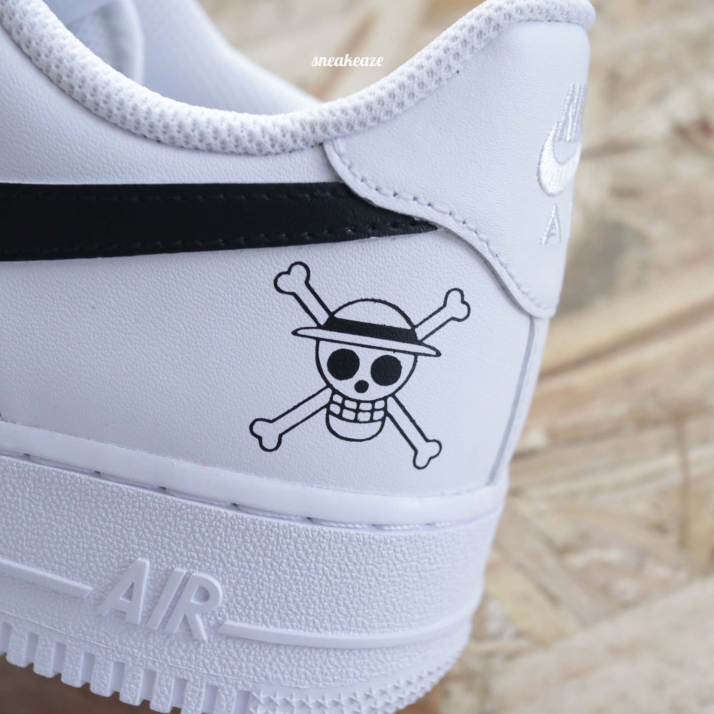 nike air force 1 custom - luffy manga one piece - Sneakeaze customs SKZ