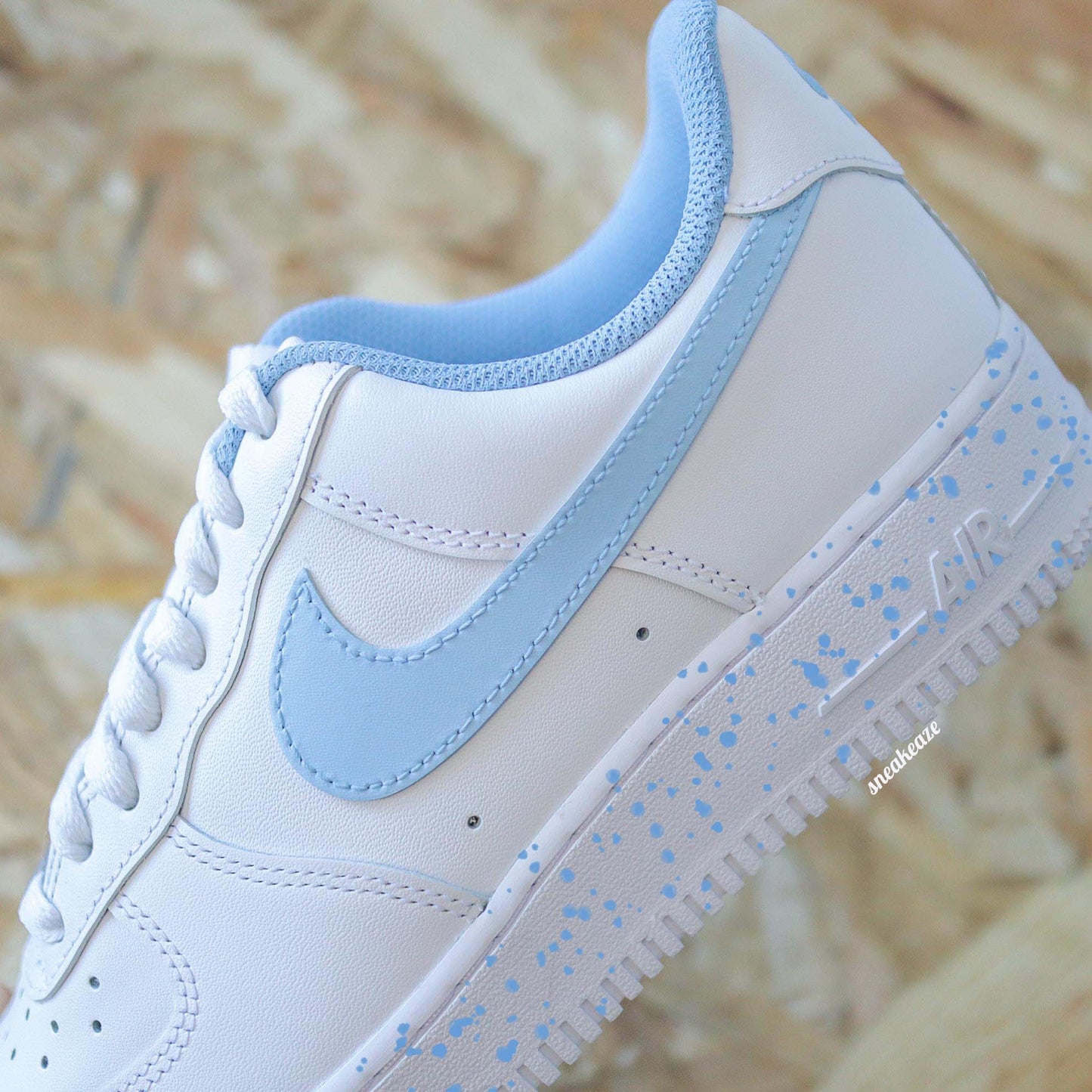 nike air force 1 custom splash bleu clair turquoise sneakers custom femme baskets personnalisées tâches de peinture af1 personnalisable