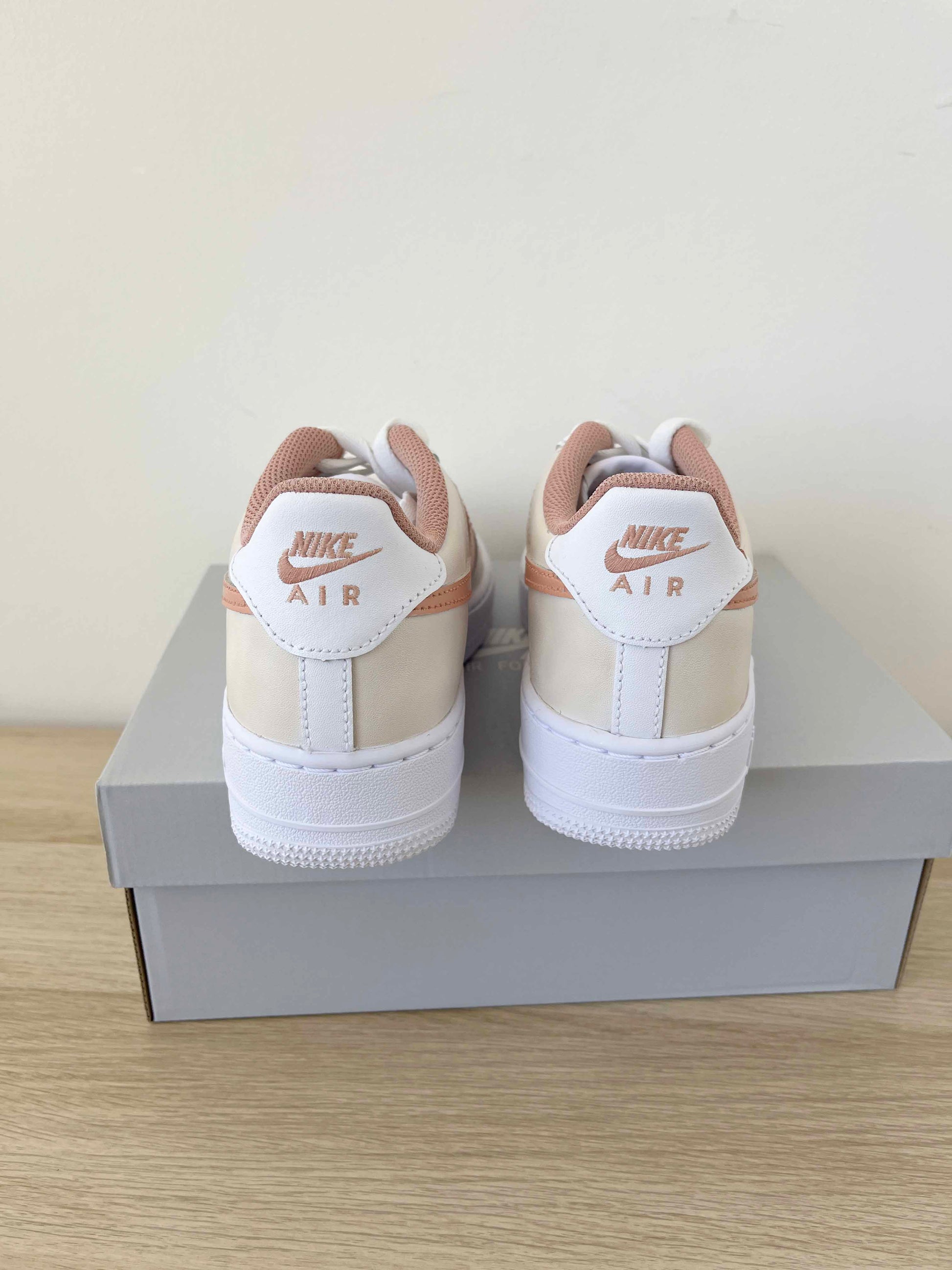 nike air force 1 custom pas cher beige marron sneakers custom pastel en promo baskets personnalisé soldes