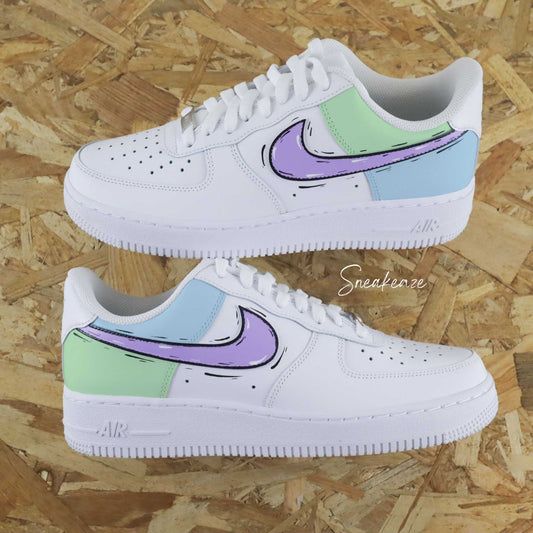 Baskets Nike Air Force 1 custom effet cartoon sketch color block couleur bleu pastel et menthe et lila clair sneakeaze custom
