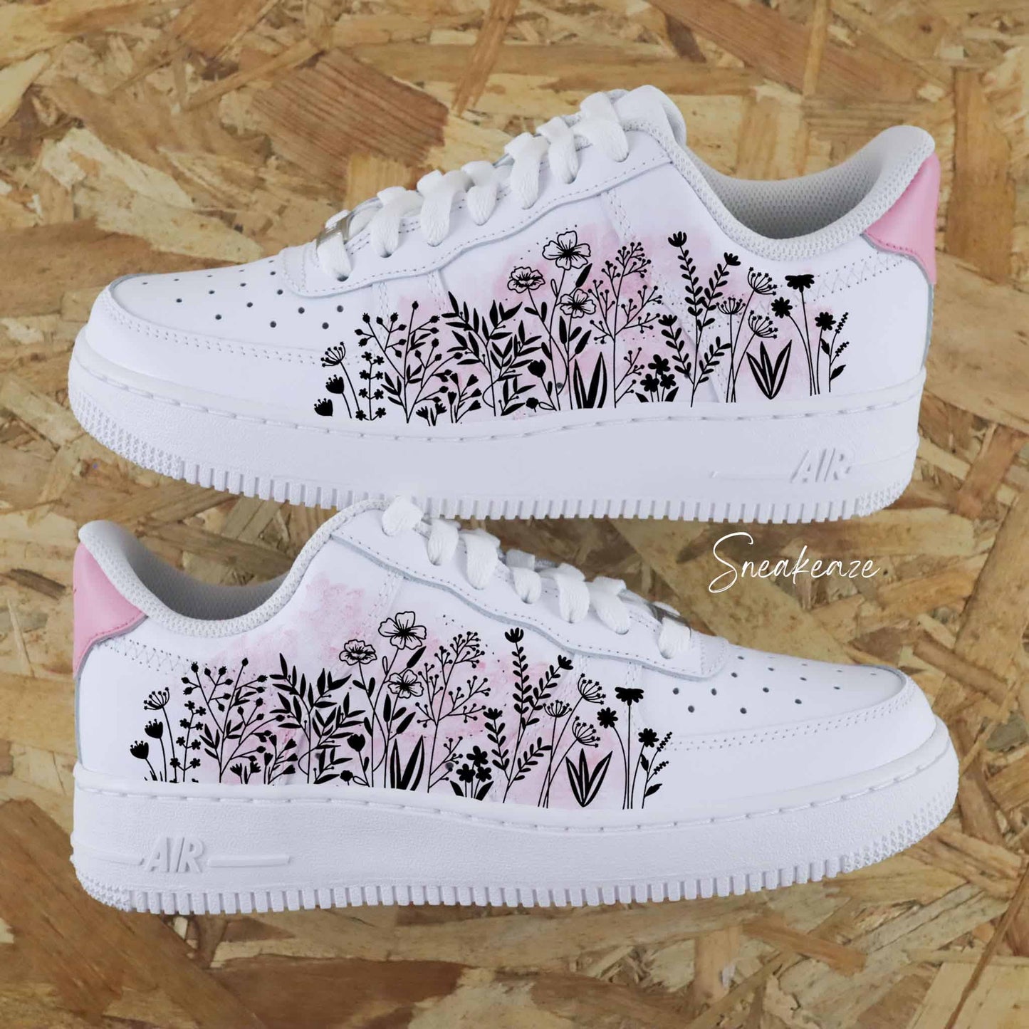 Baskets nike air force 1 custom fleurs champêtres rose peinture aquarelle baby pink - sneakeaze customs skz