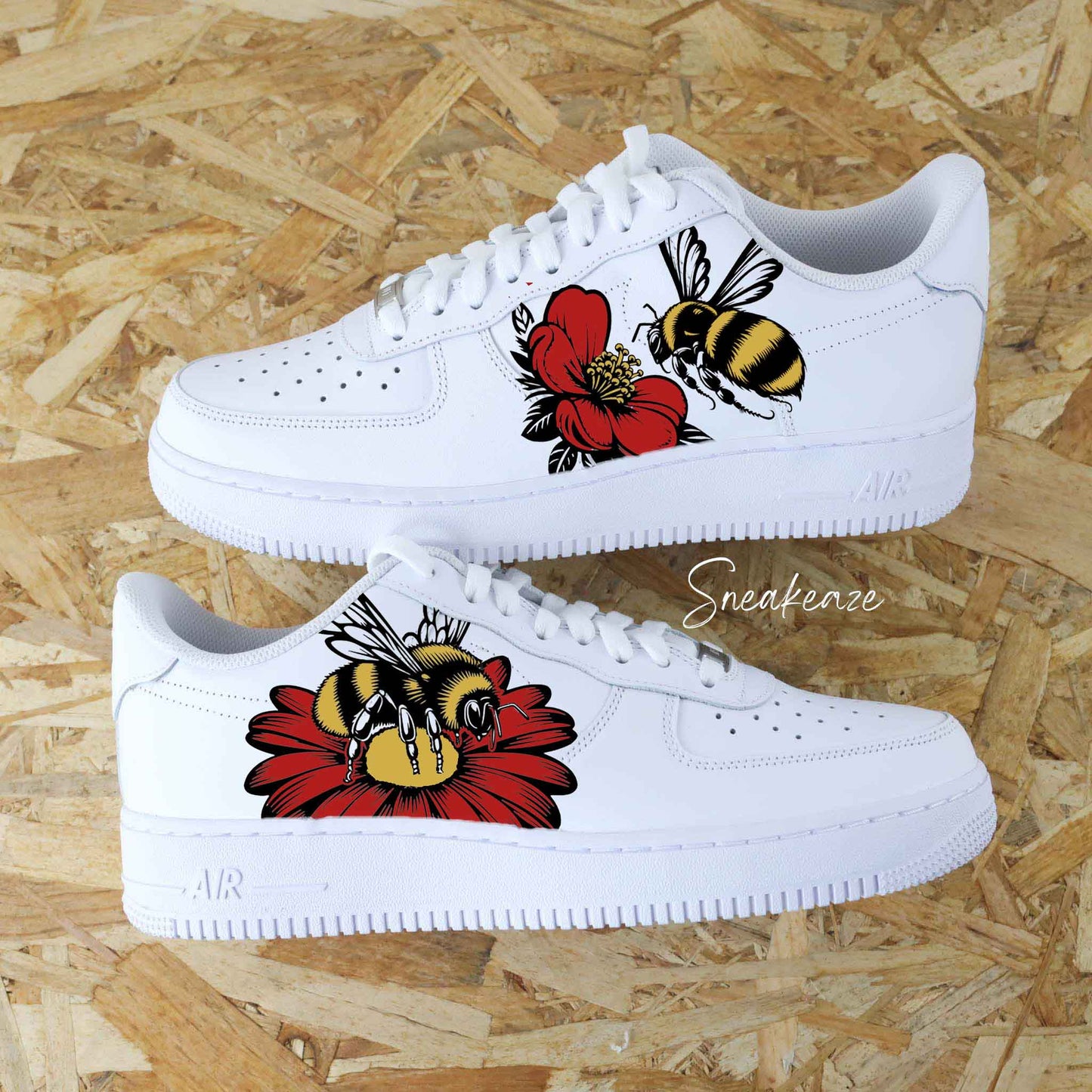baskets nike air force 1 custom dessin peint à la main fleur et abeille champêtre couleur pastel chaussures personnalisées fleurs des champs printemps sneakeaze customs