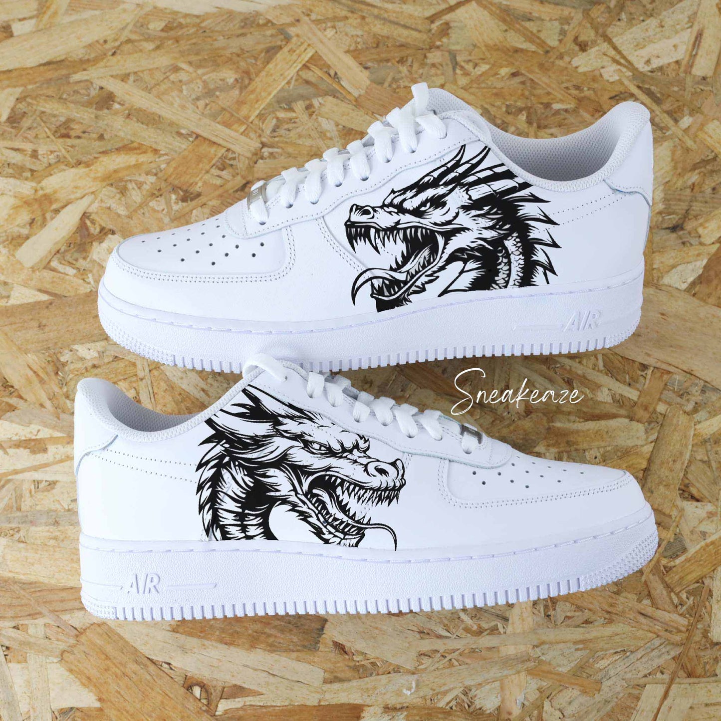 Baskets Nike air force 1 custom personnalisation sur-mesure - dessins traditionnels japonais et chinois dragon peint à la main sneakeaze custom skz