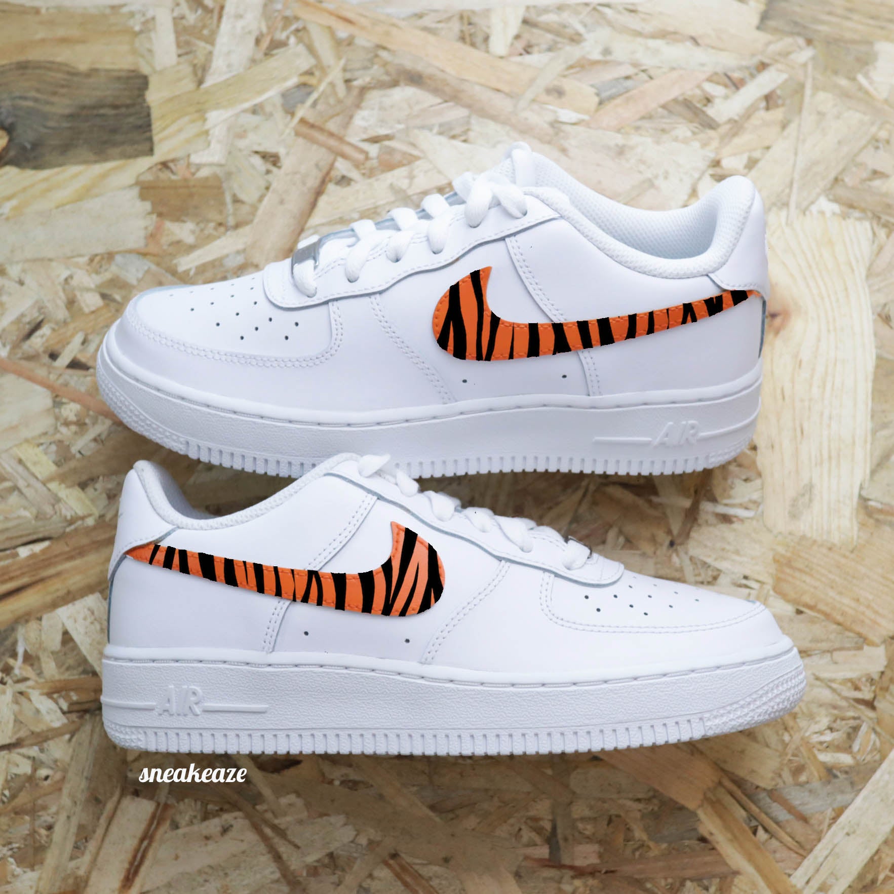baskets nike air force 1 custom swoosh orange pastel zebra sneakers femme enfant AF1 personnalisé basket peint à la main