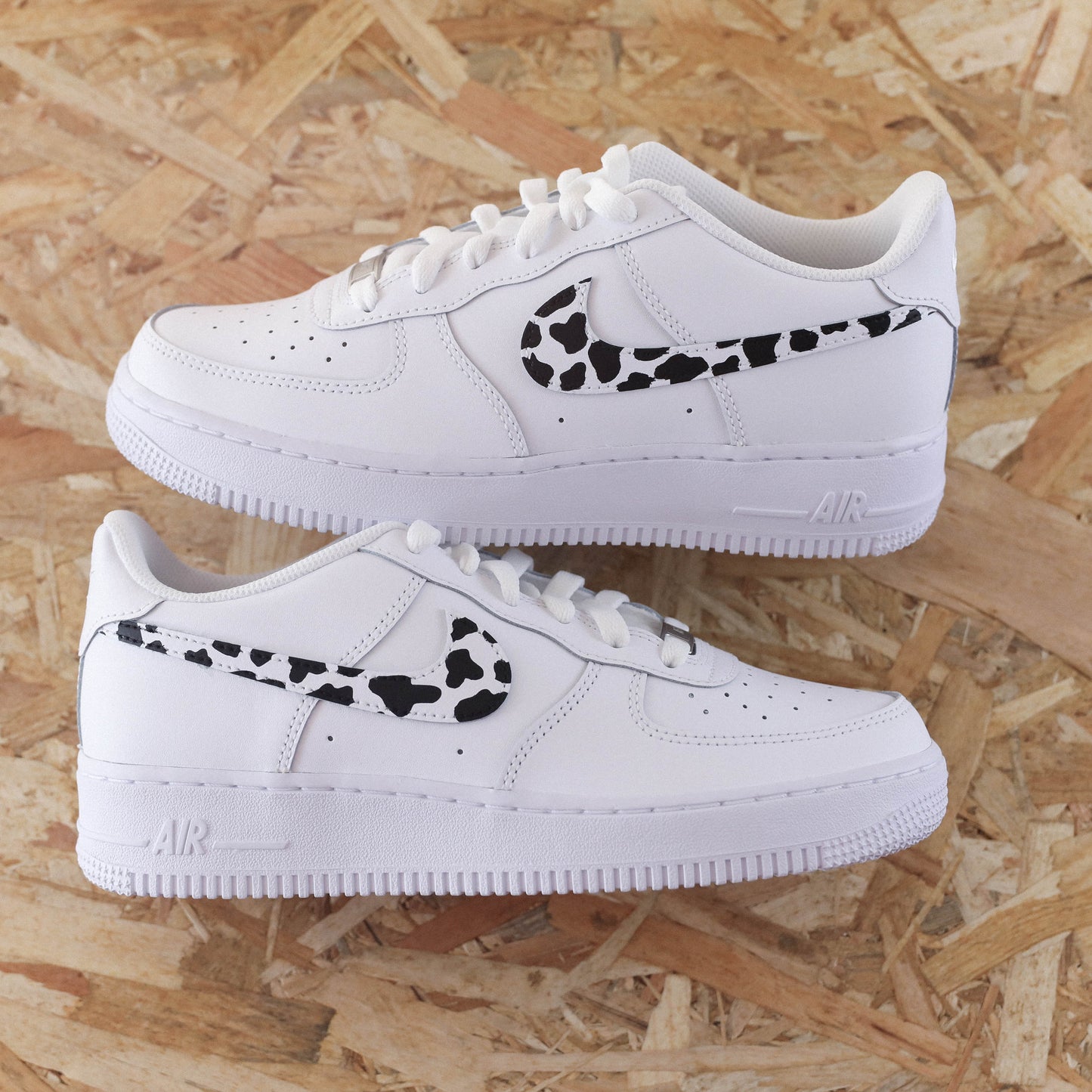 Baskets nike Air force 1 AF1 custom animal vache cow - sneakeaze custom skz