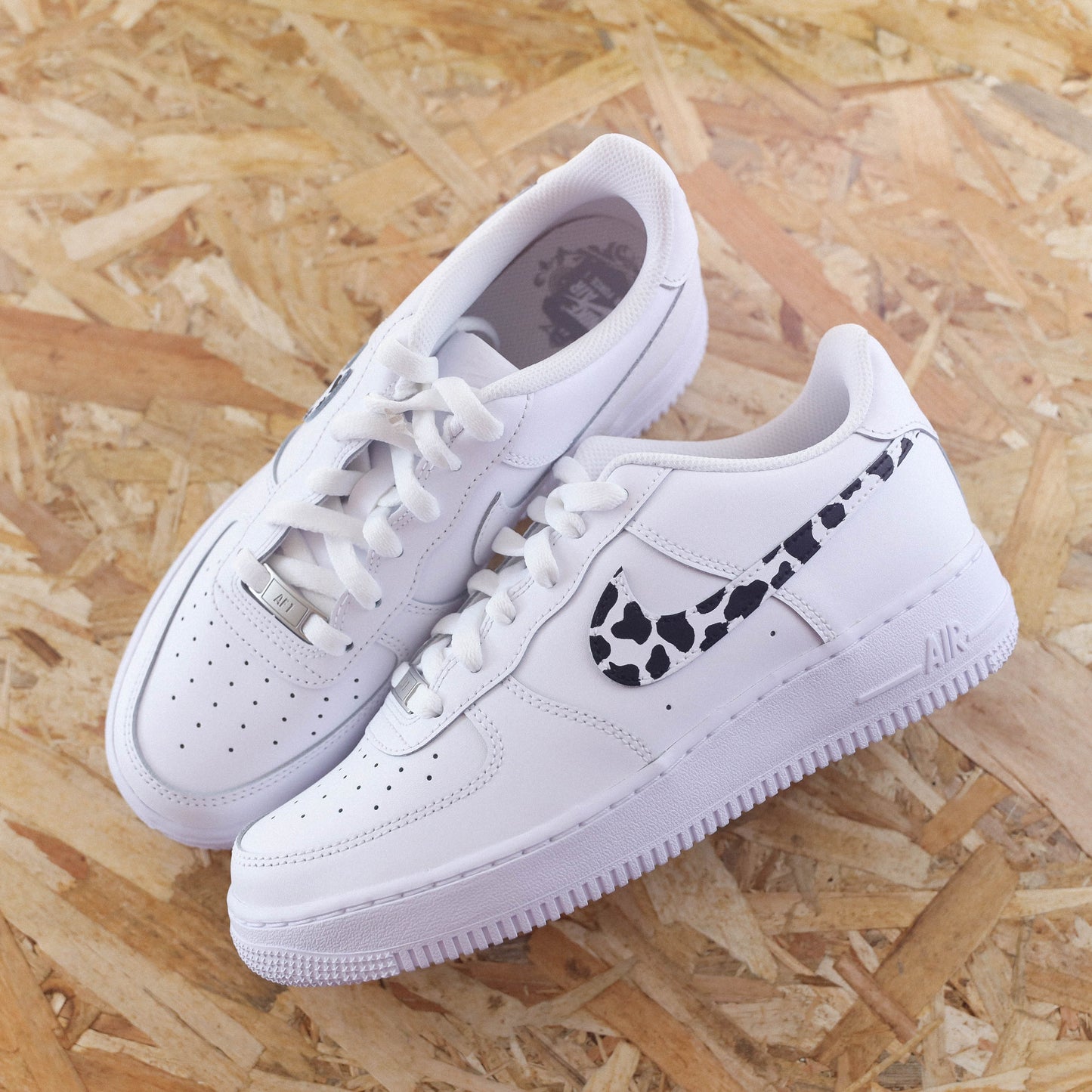 Baskets nike Air force 1 AF1 custom animal vache cow - sneakeaze custom skz