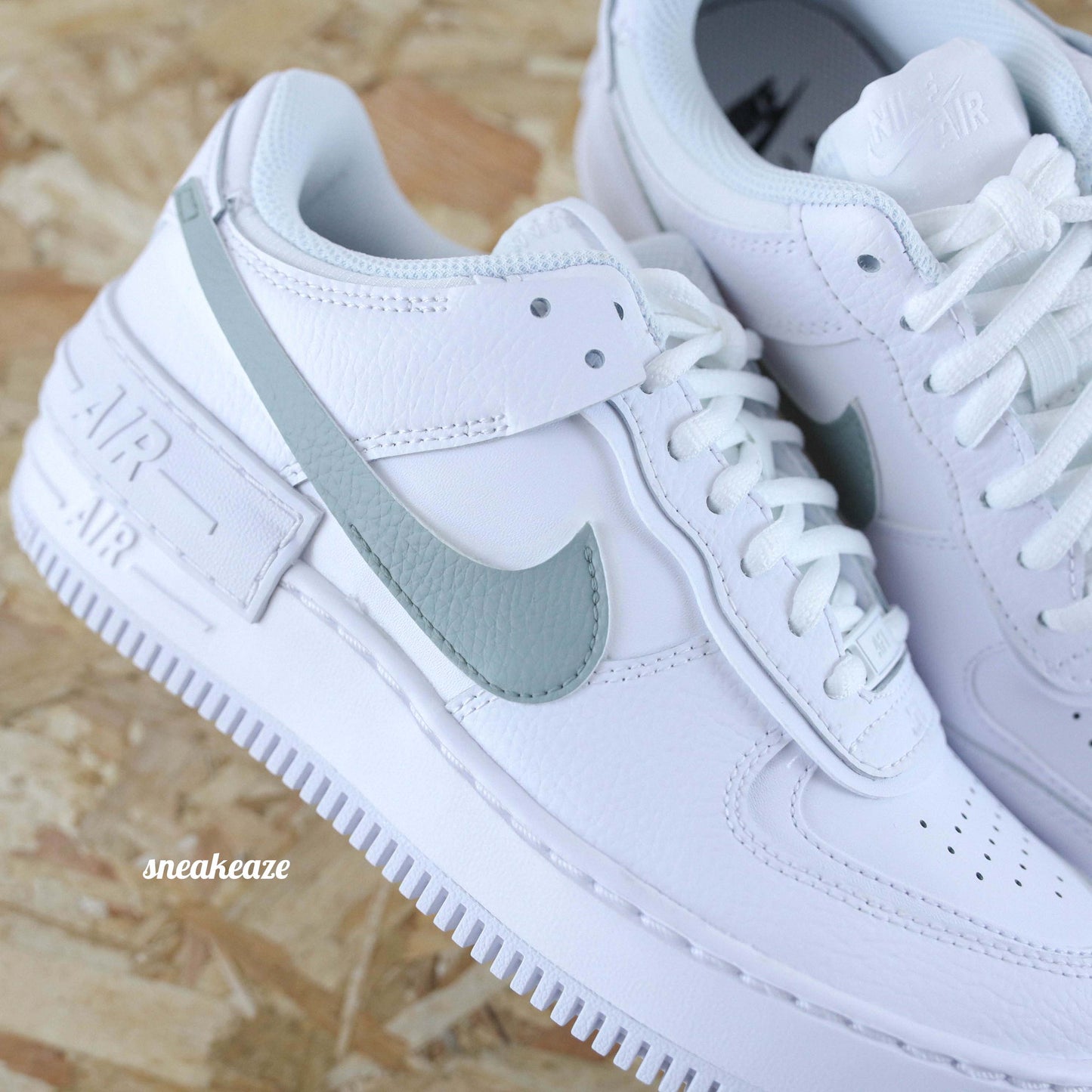 Baskets nike air force 1 shadow custom vert de gris pastel sneakeaze customs skz