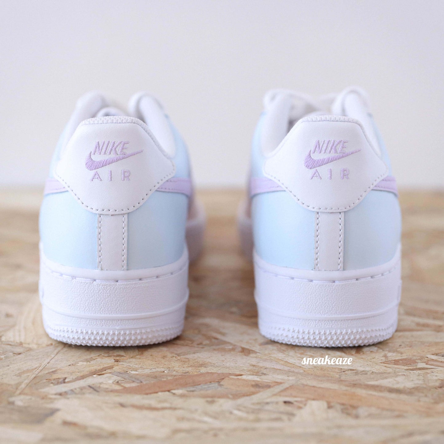 baskets air force 1 nike AF1 custom pastel sneakeaze skz customs