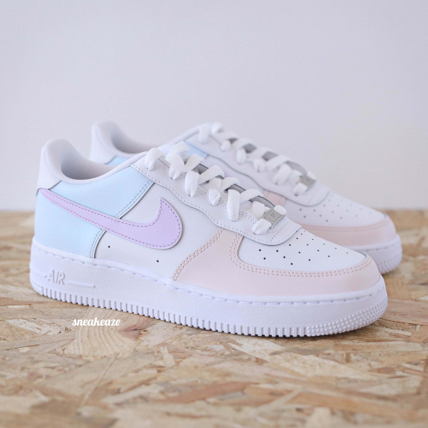 baskets air force 1 nike AF1 custom pastel sneakeaze skz customs