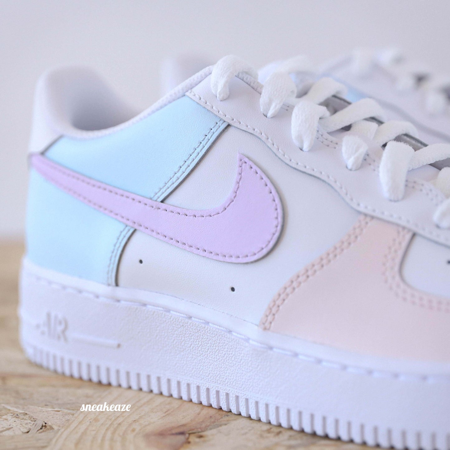 baskets air force 1 nike AF1 custom pastel sneakeaze skz customs