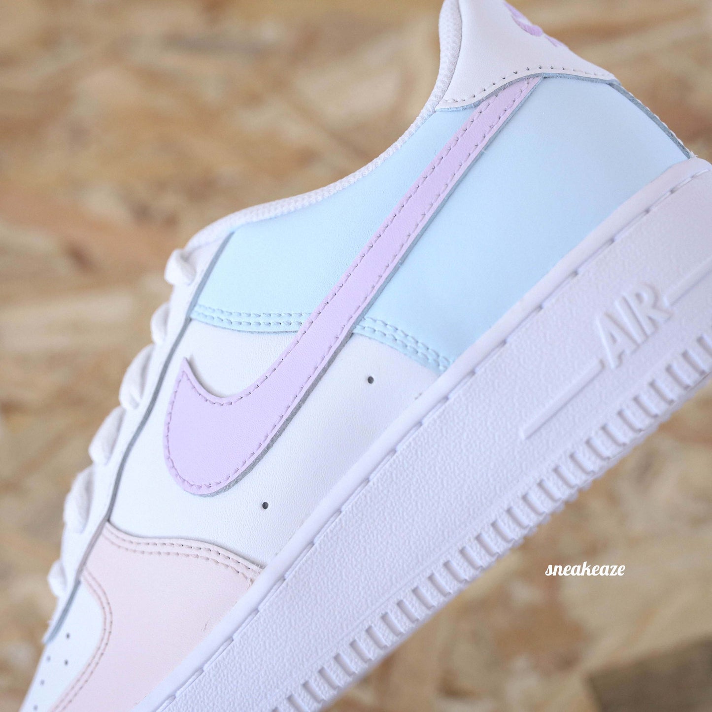 baskets air force 1 nike AF1 custom pastel sneakeaze skz customs