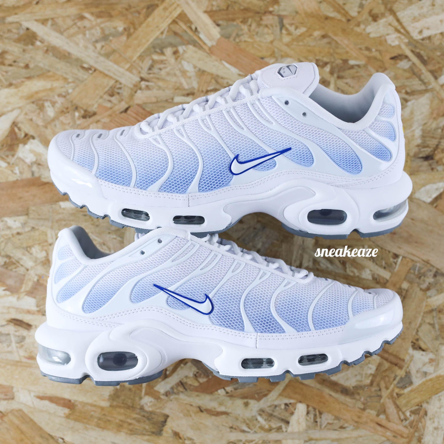 baskets nike air max plus tuned tn custom gradient color sneakeaze customs skz