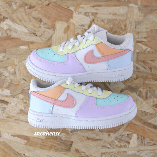 Baskets nike air force 1 custom pastel tones pour enfant bébé couleur violet clair-lila sneakeaze customs skz