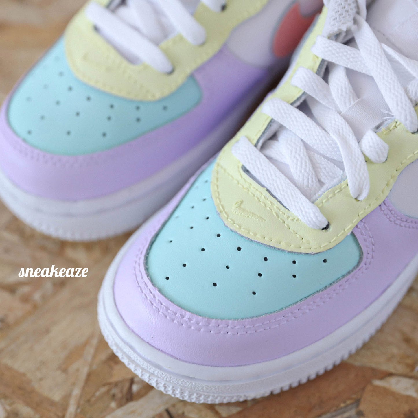 Baskets nike air force 1 custom pastel tones pour enfant bébé couleur violet clair-lila sneakeaze customs skz