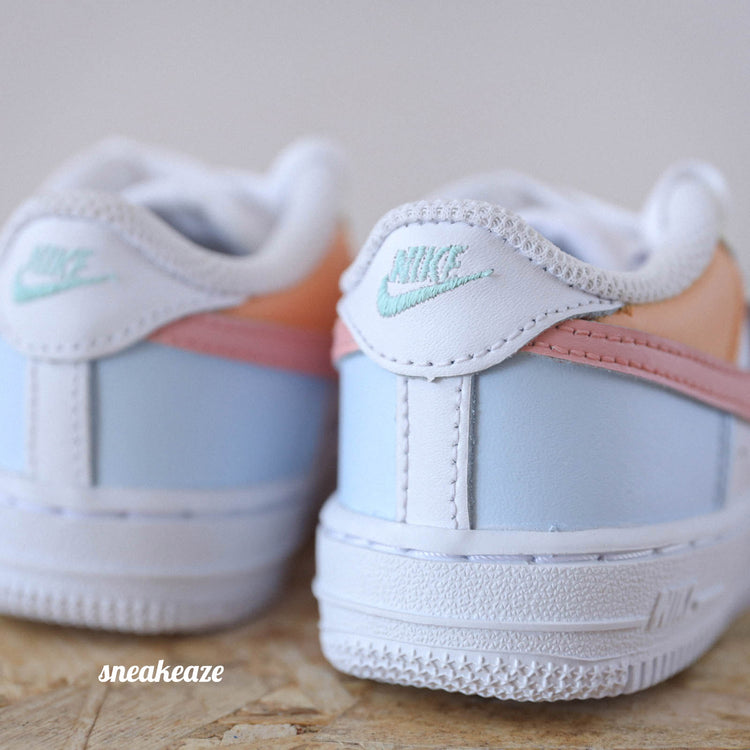 Baskets nike air force 1 custom pastel tones pour enfant bébé couleur violet clair-lila sneakeaze customs skz