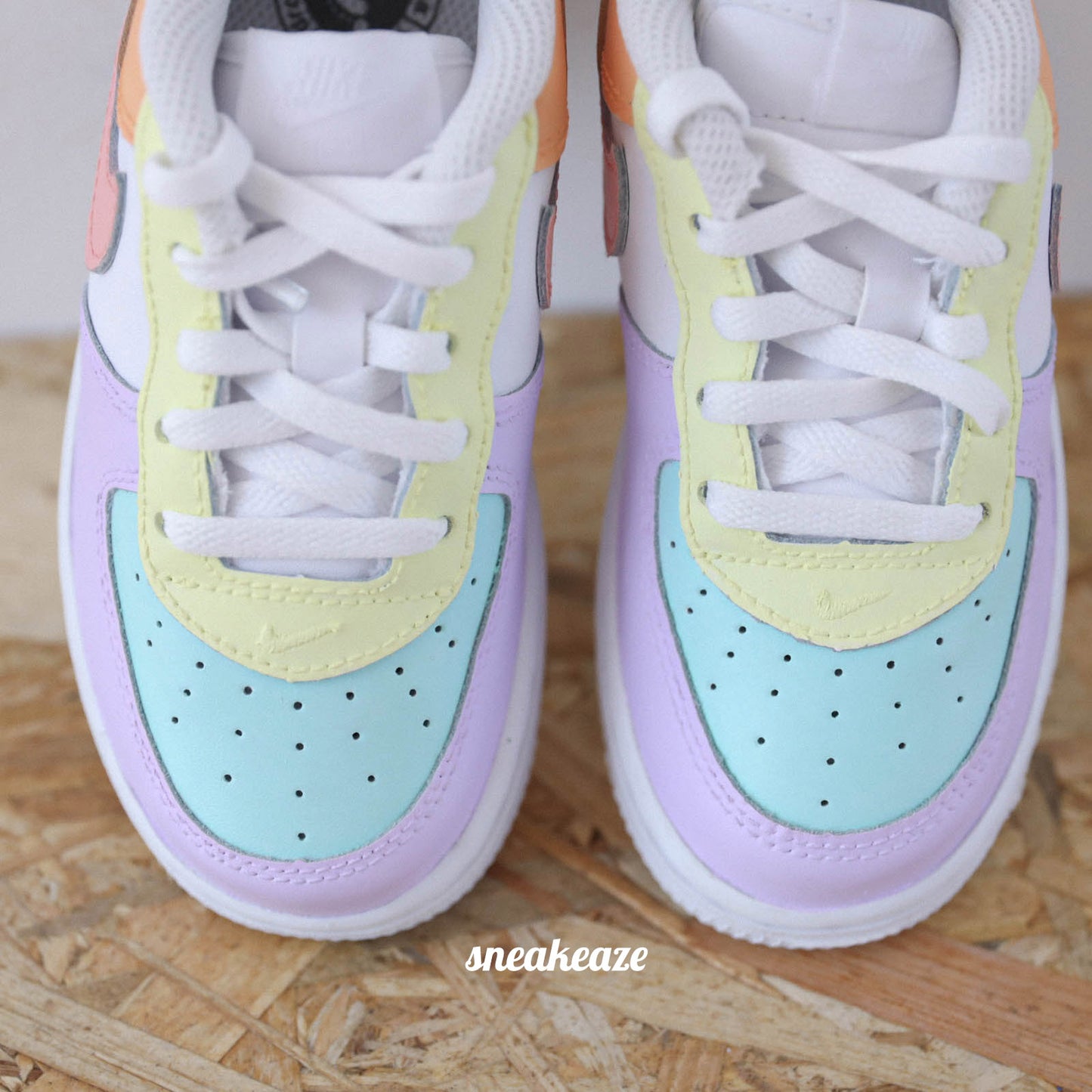 Baskets nike air force 1 custom pastel tones pour enfant bébé couleur violet clair-lila sneakeaze customs skz