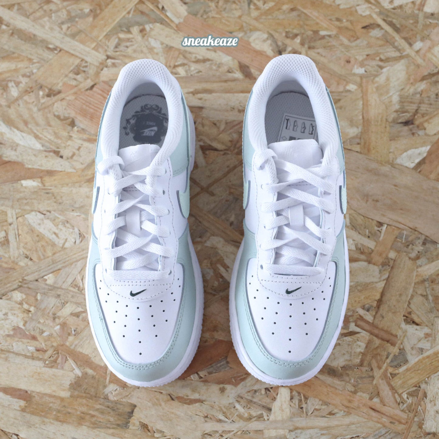 baskets nike air force 1 enfant toddler custom vert pastel sneakeaze customs skz