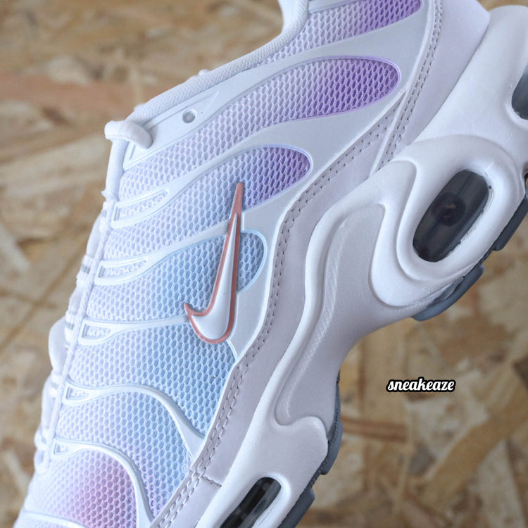baskets nike air max plus tuned tn custom pastel gradient licorne sneakeaze customs skz