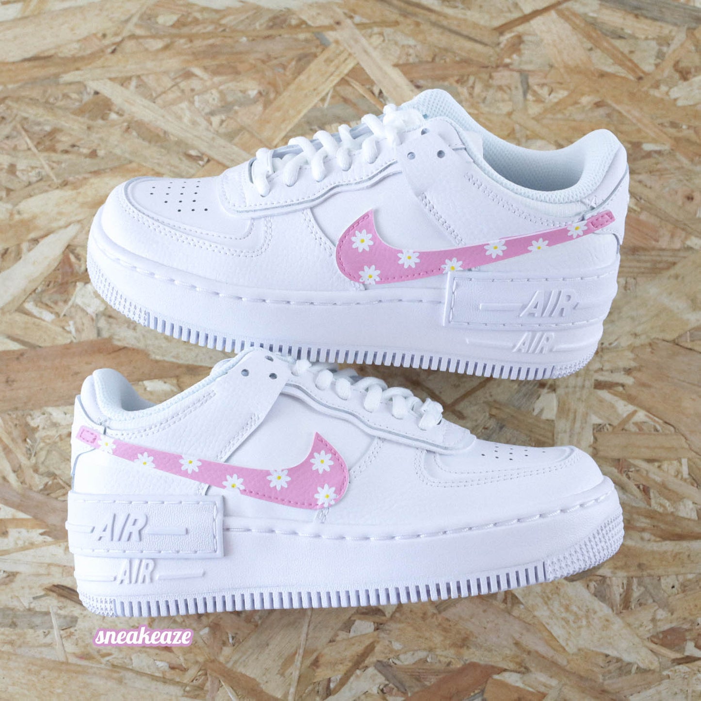baskets nike Air Force 1 Shadow custom marguerite swoosh daisy springs sneakeaze customs skz