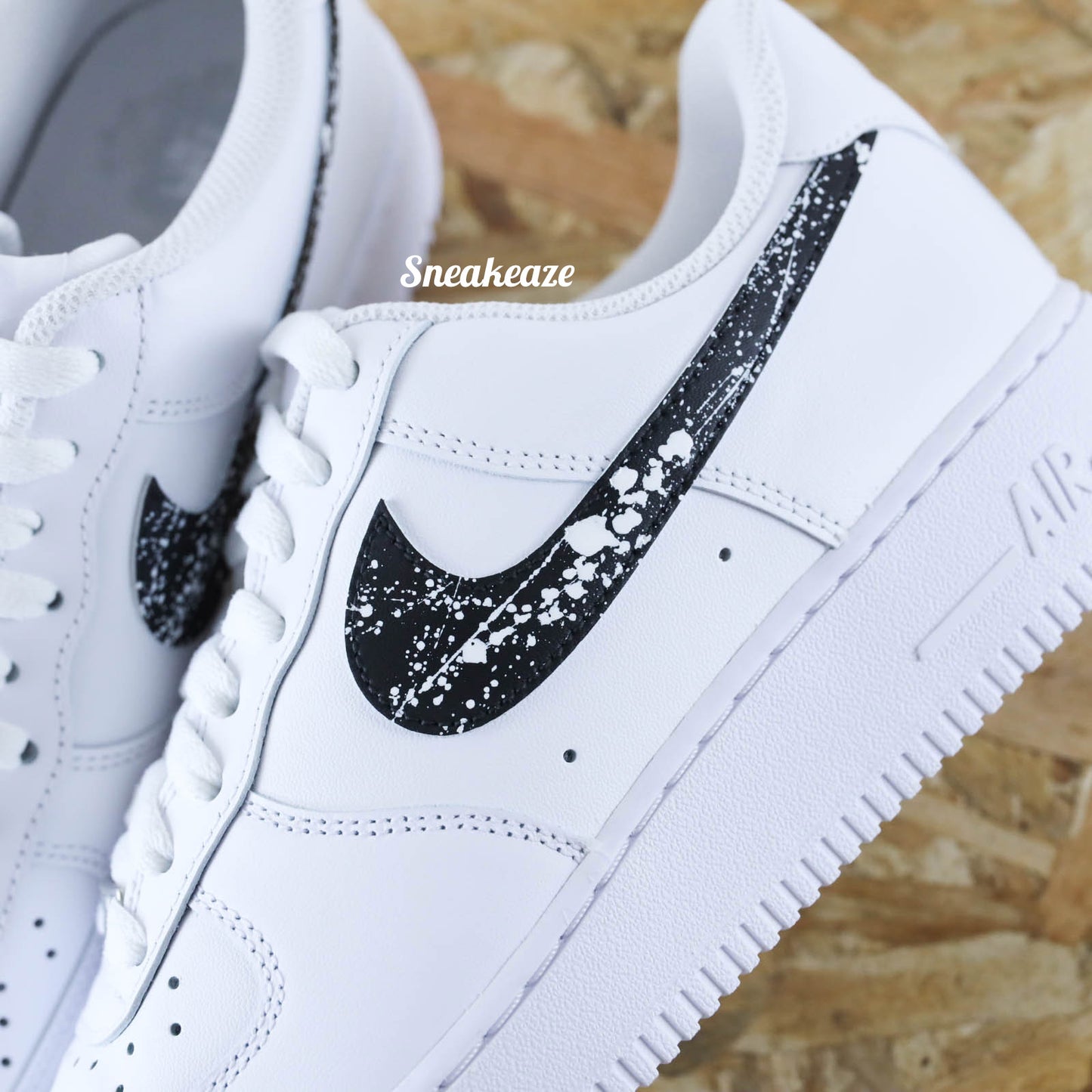 Baskets nike air force 1 custom swoosh splash oreo noir et blanc - sneakeaze customs skz