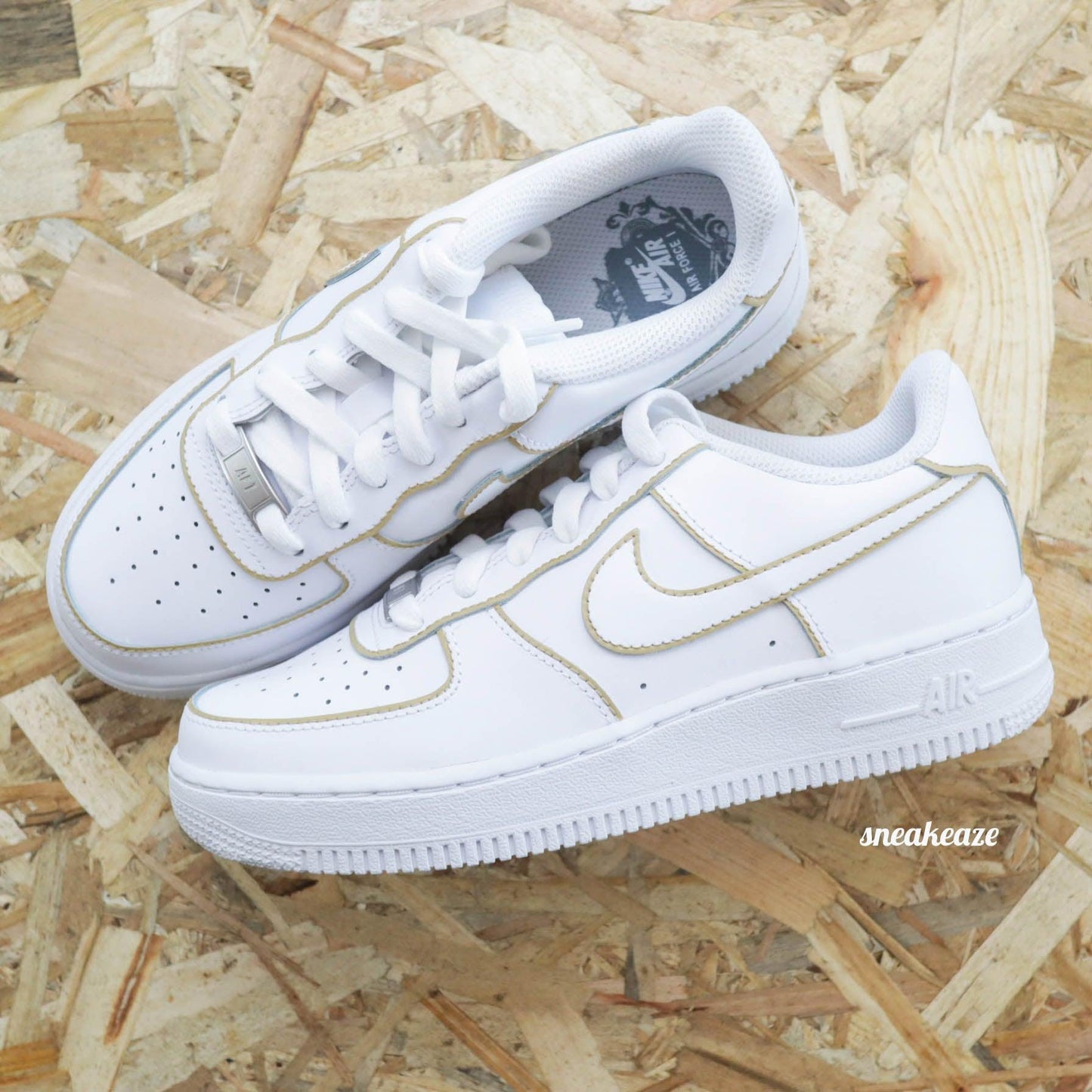 Nike Air Force 1 Custom beige outline - Air Force One pour femme sneakers custom Baskets personnalisées air force pastel
