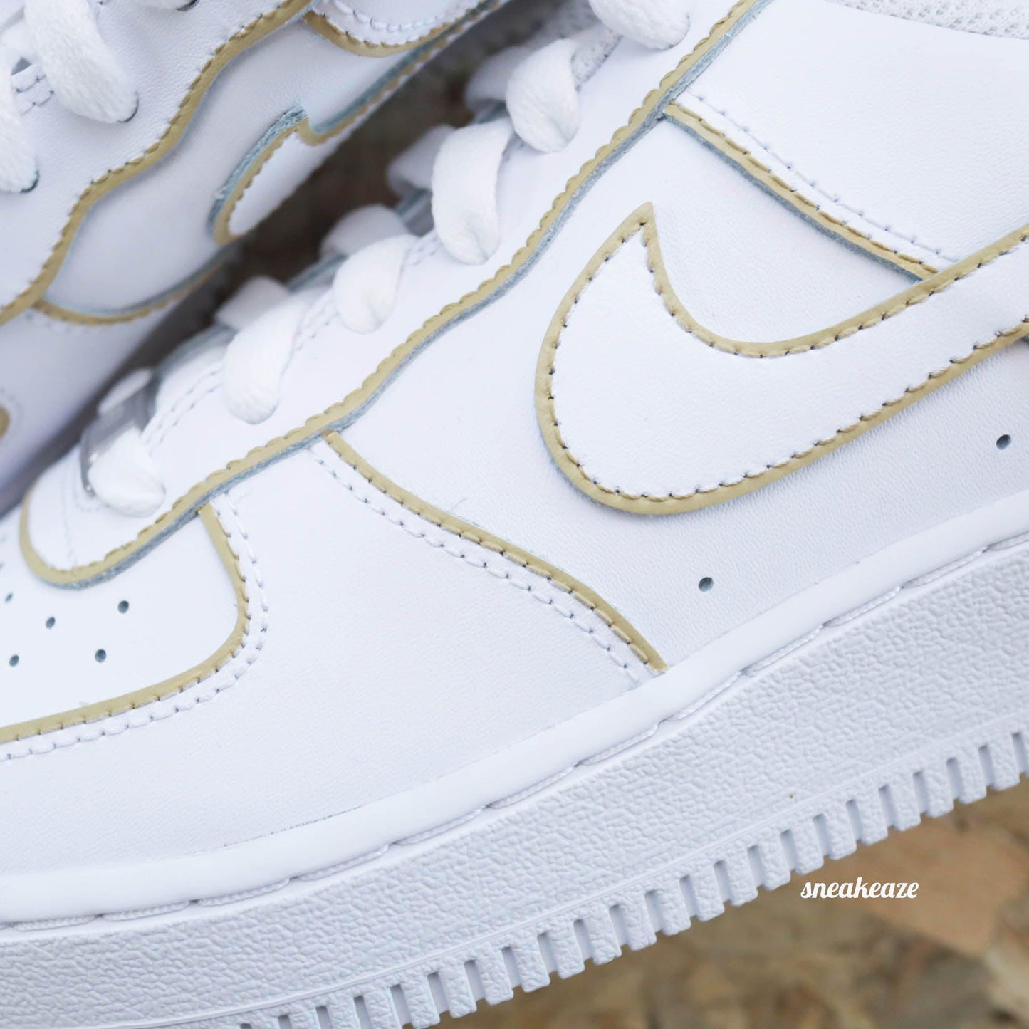 Nike Air Force 1 Custom beige outline - Air Force One pour femme sneakers custom Baskets personnalisées air force pastel