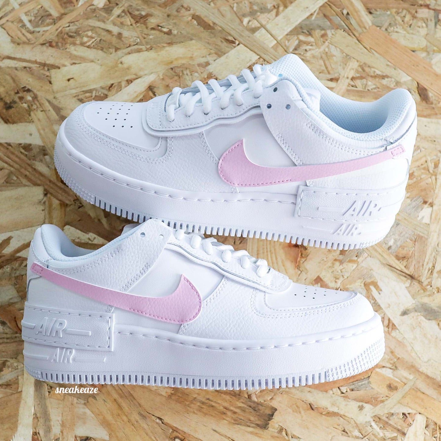 Baskets Air force 1 shadow customs pastel swoosh couleurs pastels baby pink sneakeaze customs skz